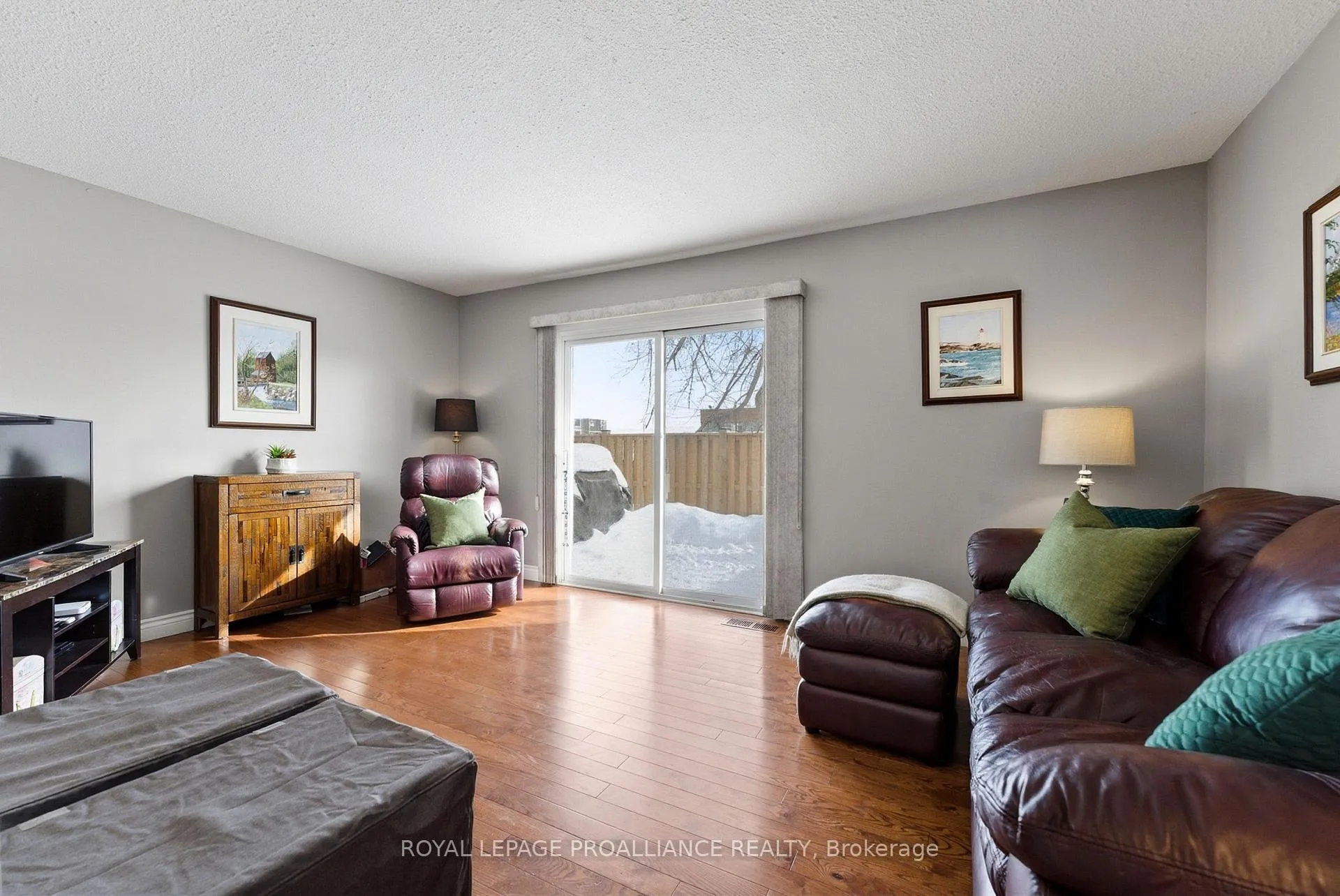 Photo 11 of Unit 10, 160 Singleton Drive, Belleville, Belleville Ward — HOMEH