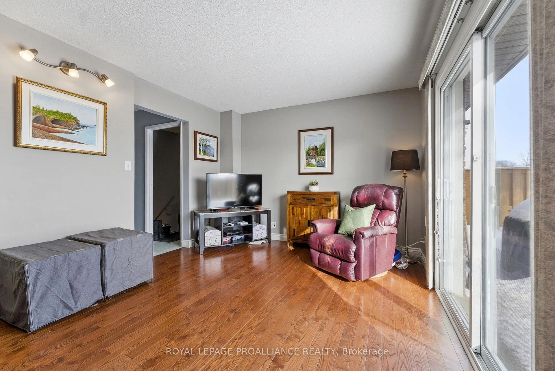 Photo 13 of Unit 10, 160 Singleton Drive, Belleville, Belleville Ward — HOMEH