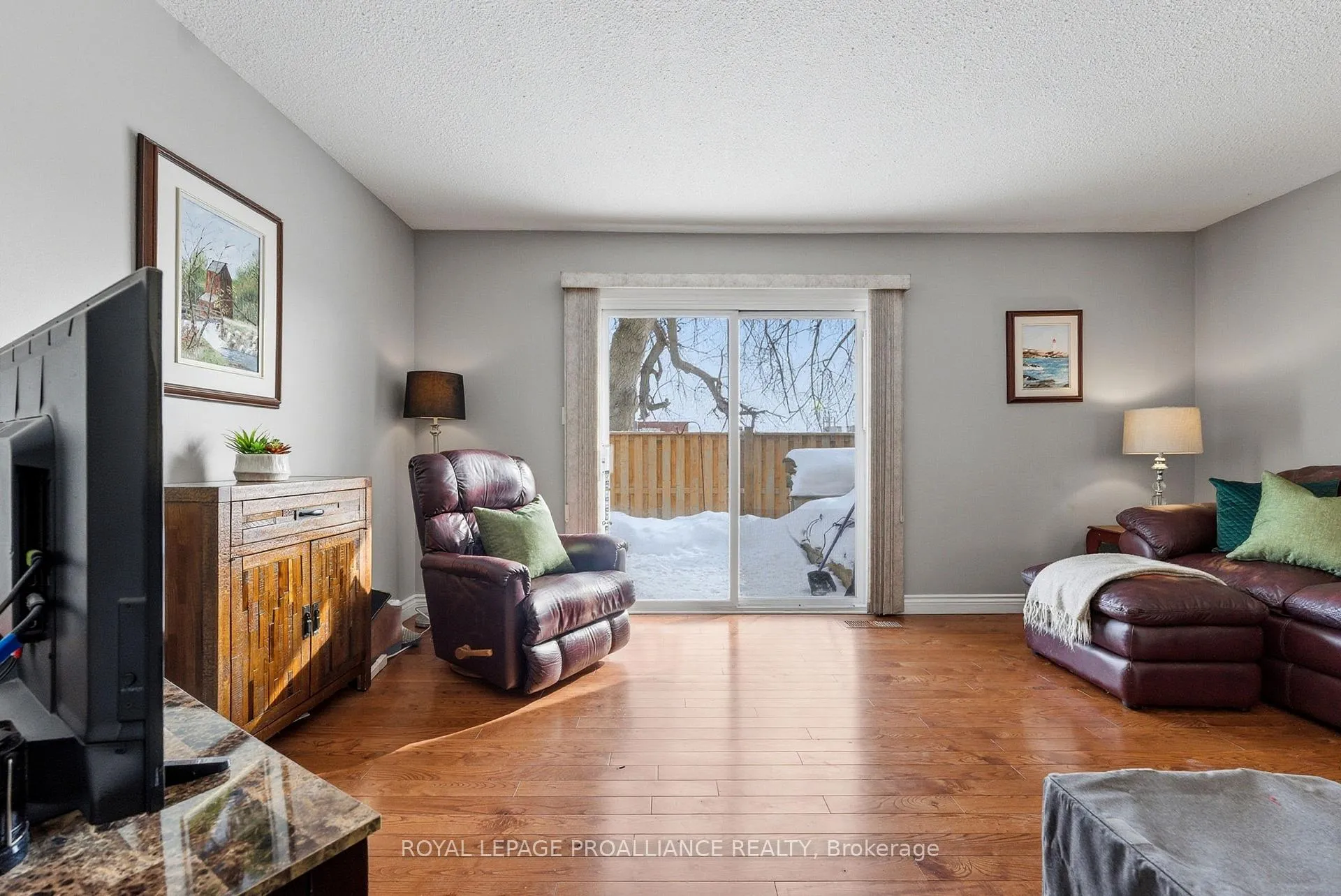 Photo 15 of Unit 10, 160 Singleton Drive, Belleville, Belleville Ward — HOMEH