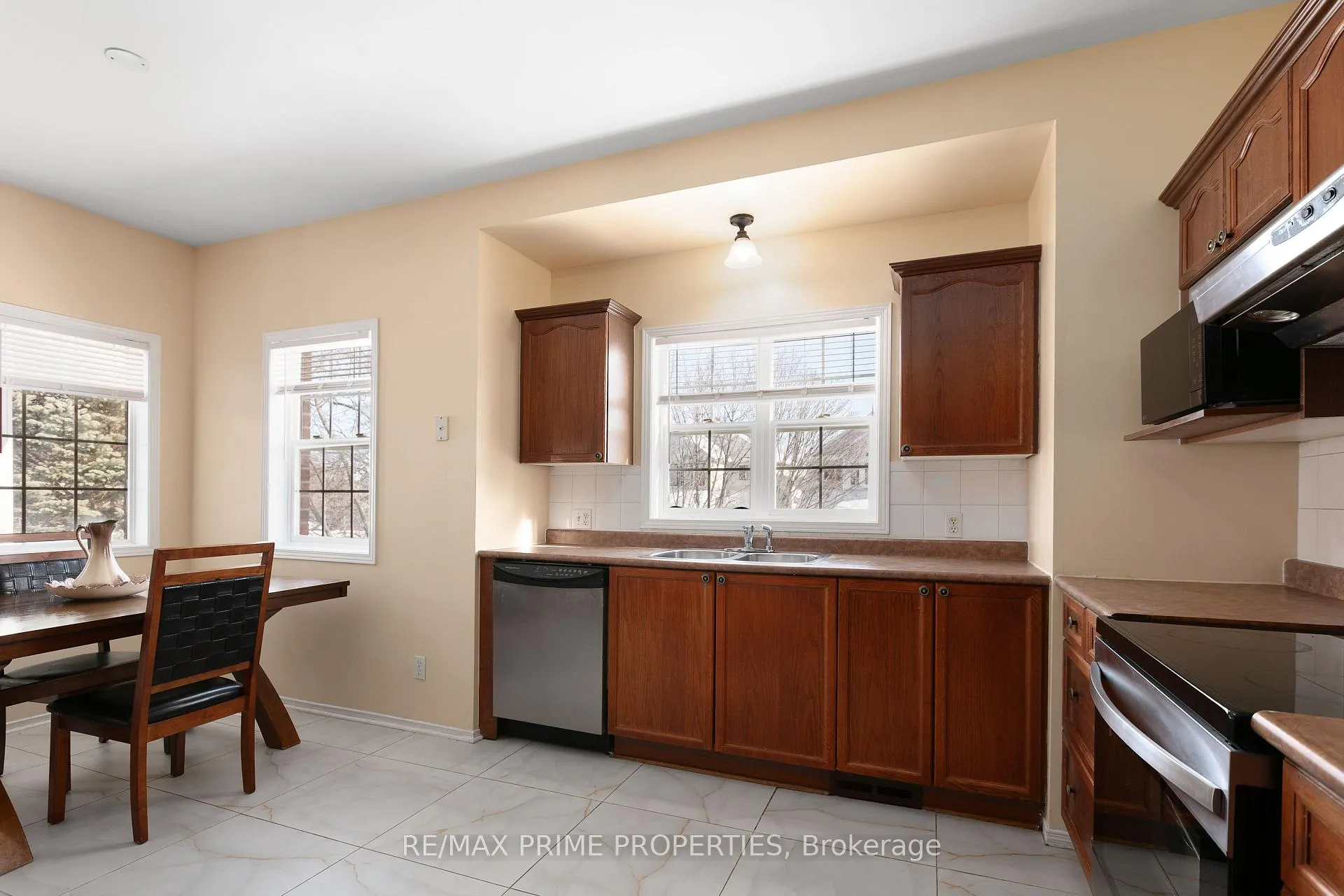 Photo 16 of 1567 Rumford Drive, Ottawa, Fallingbrook/Pineridge — HOMEH