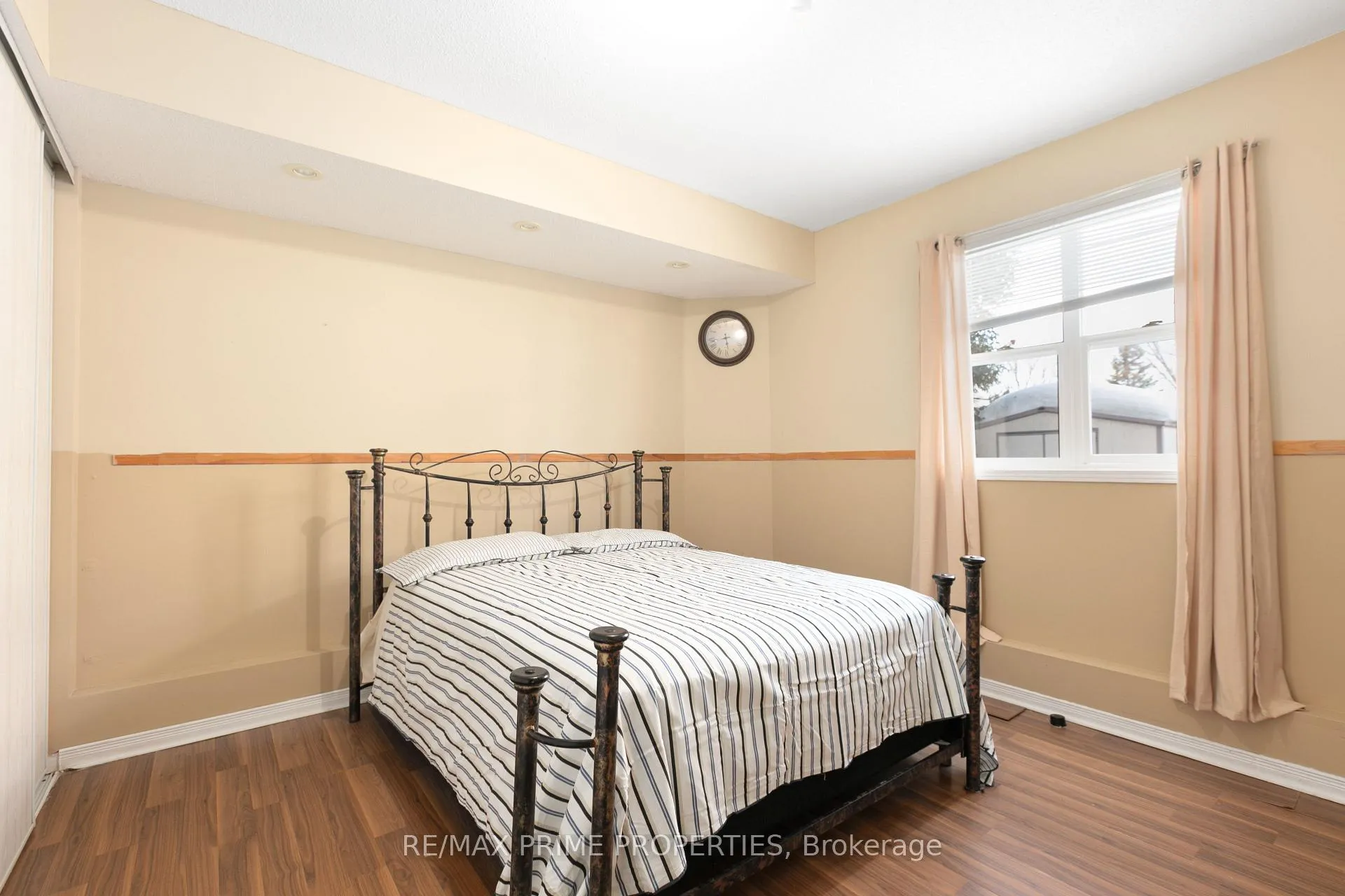Photo 36 of 1567 Rumford Drive, Ottawa, Fallingbrook/Pineridge — HOMEH
