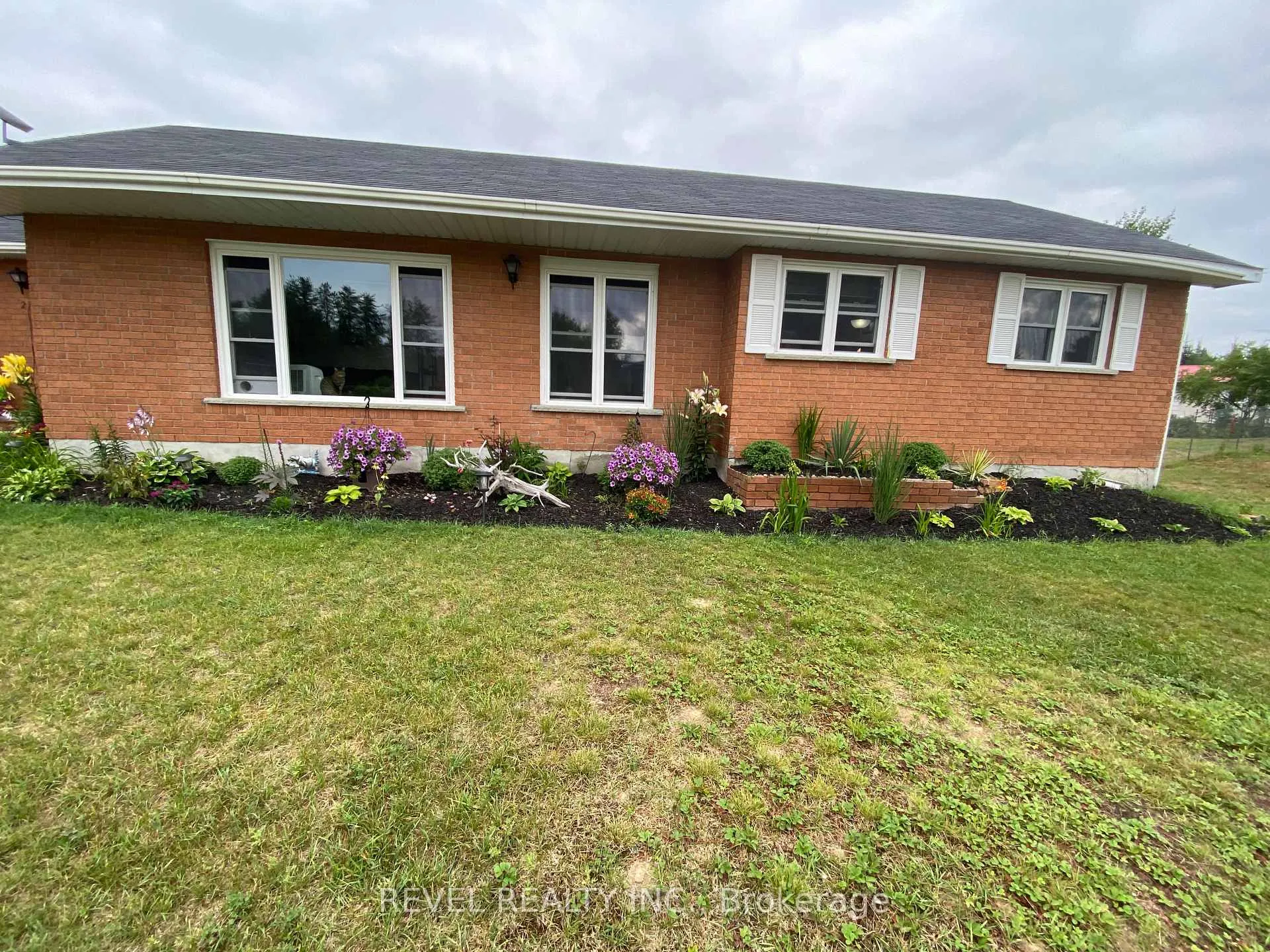 Photo 3 of 27 Arthur Street, Sudbury Remote Area — HOMEH