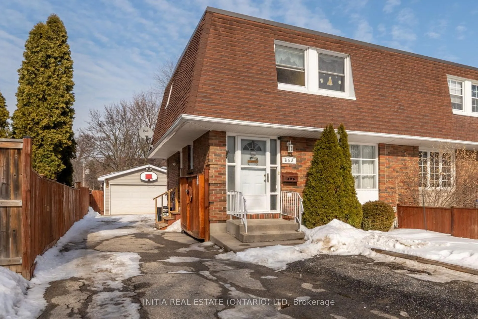 Photo 1 of 862 Assiniboine Crescent, Sarnia — HOMEH