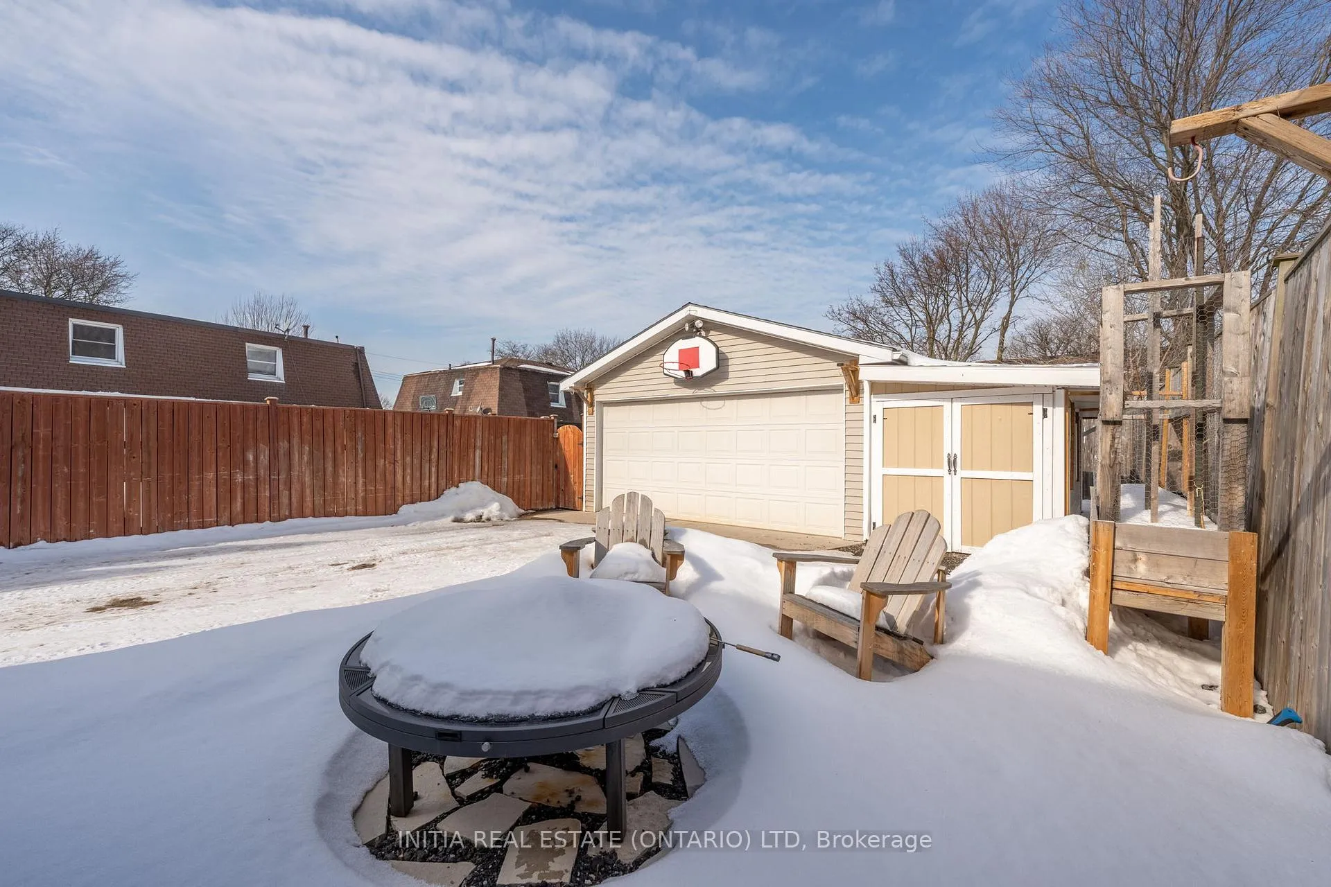 Photo 3 of 862 Assiniboine Crescent, Sarnia — HOMEH