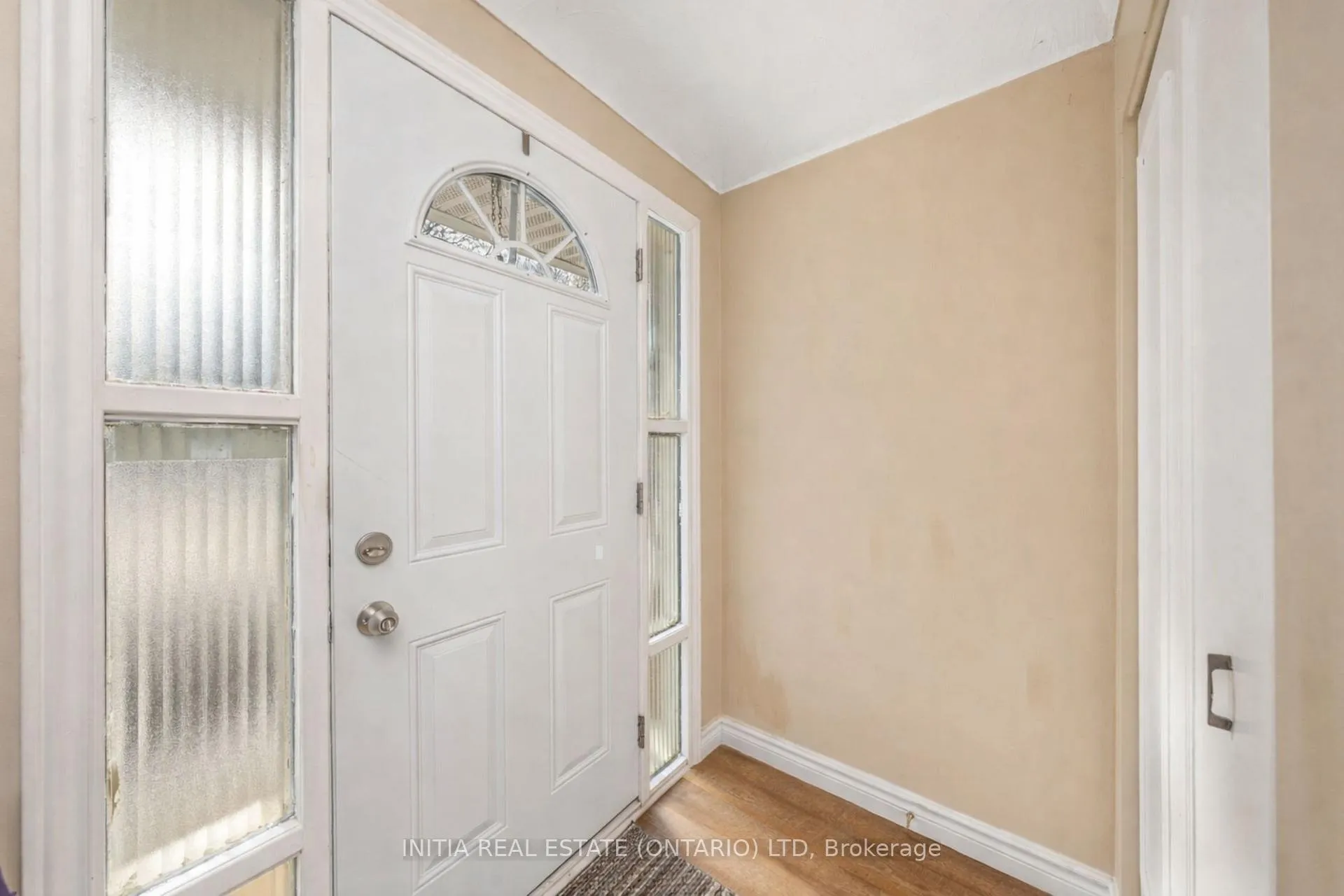 Photo 5 of 862 Assiniboine Crescent, Sarnia — HOMEH