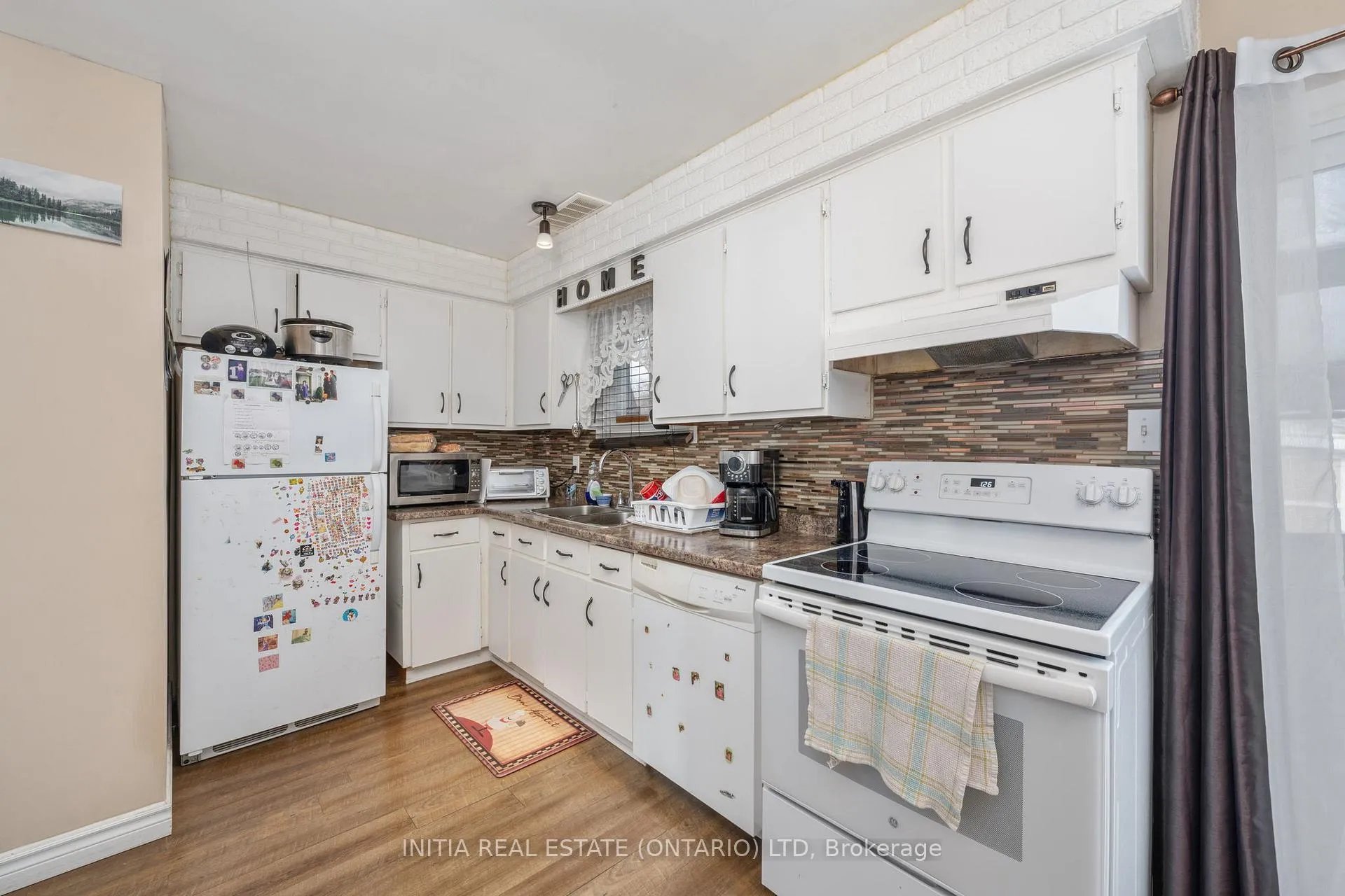 Photo 9 of 862 Assiniboine Crescent, Sarnia — HOMEH