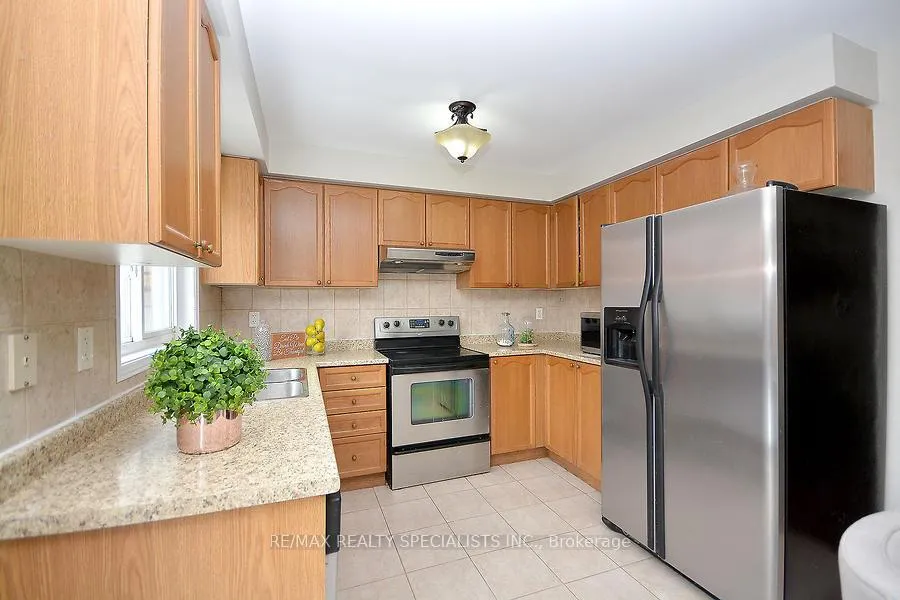 Photo 13 of 30 Galtee Road, Brampton, Credit Valley — HOMEH