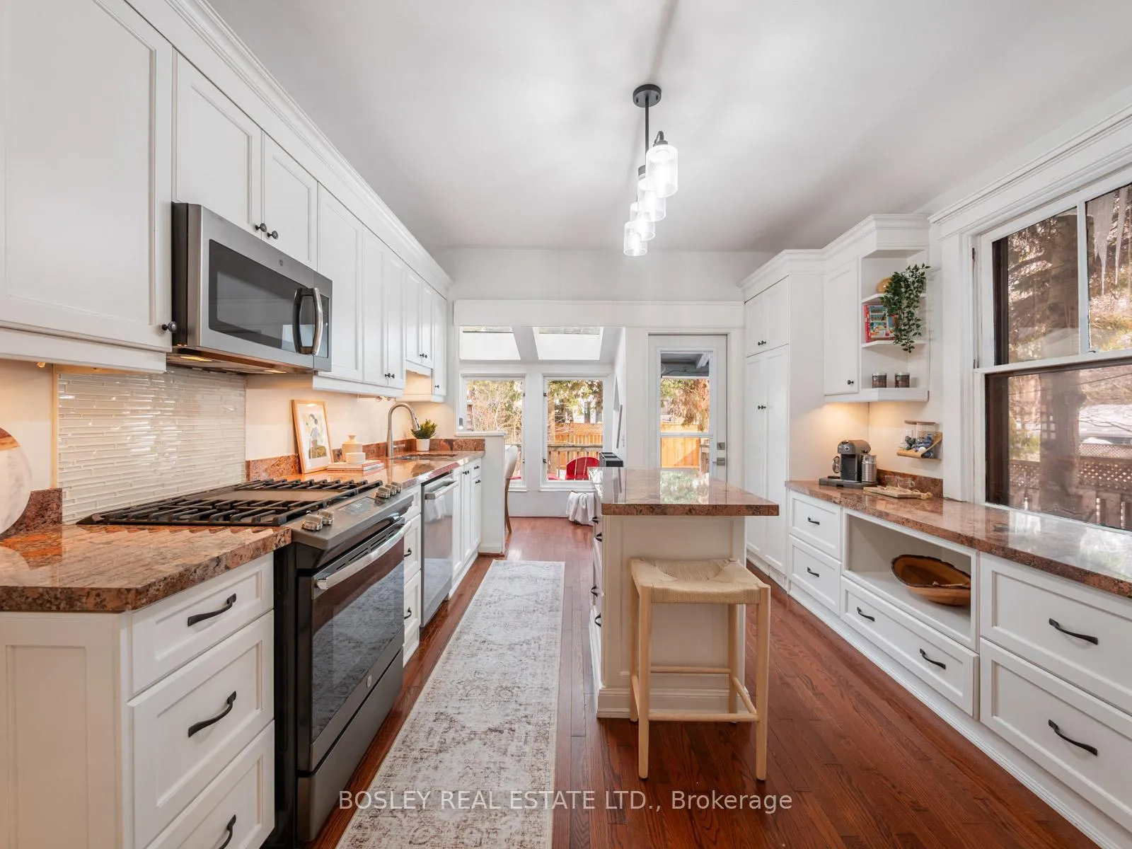 Photo 11 of 43 Bellefair Avenue, Toronto, The Beaches — HOMEH