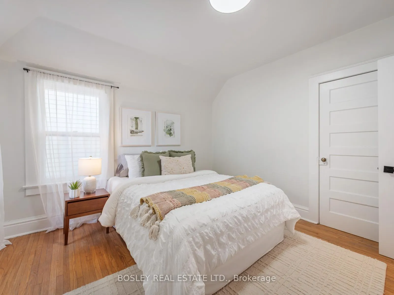 Photo 20 of 43 Bellefair Avenue, Toronto, The Beaches — HOMEH