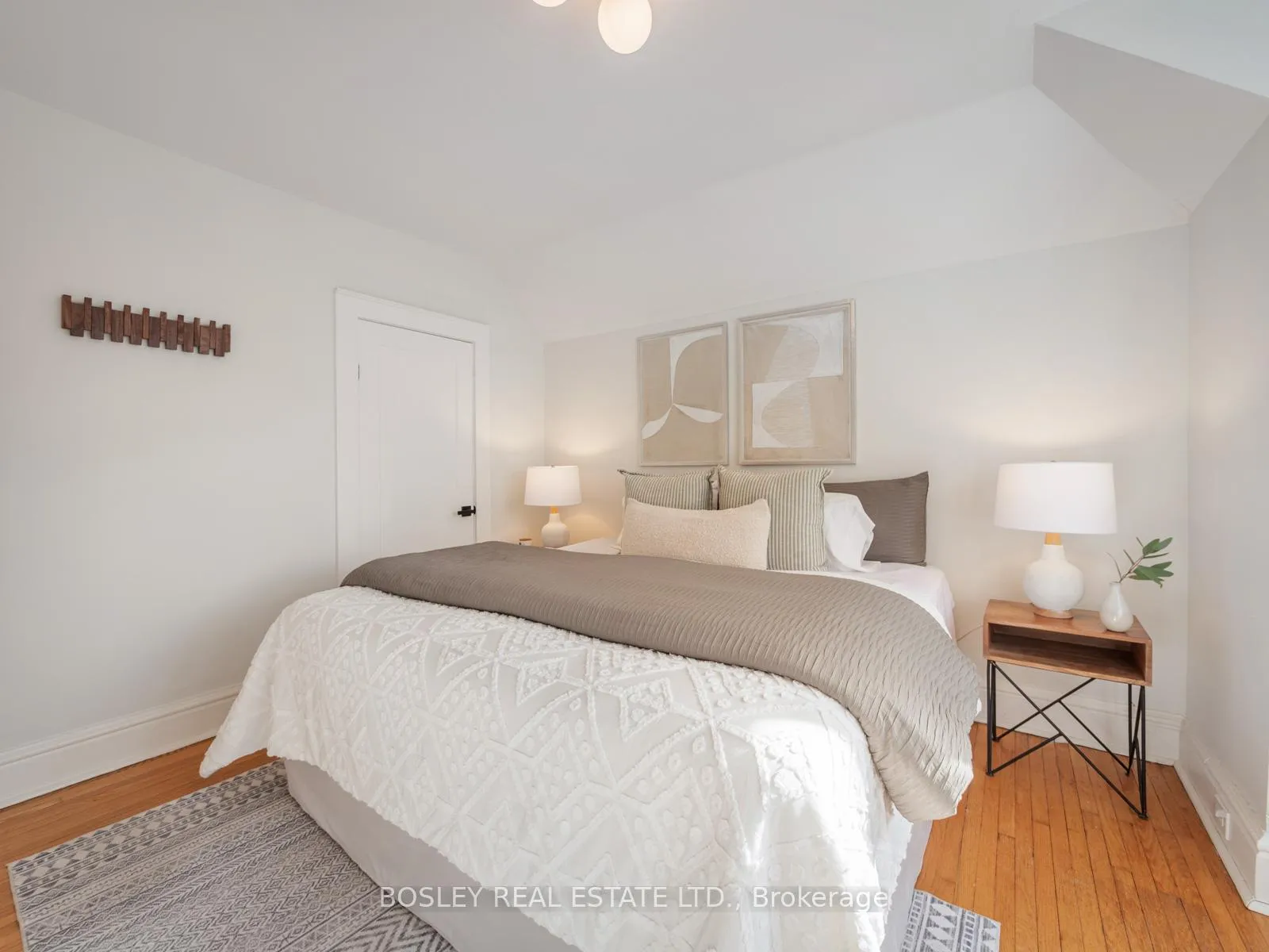 Photo 23 of 43 Bellefair Avenue, Toronto, The Beaches — HOMEH