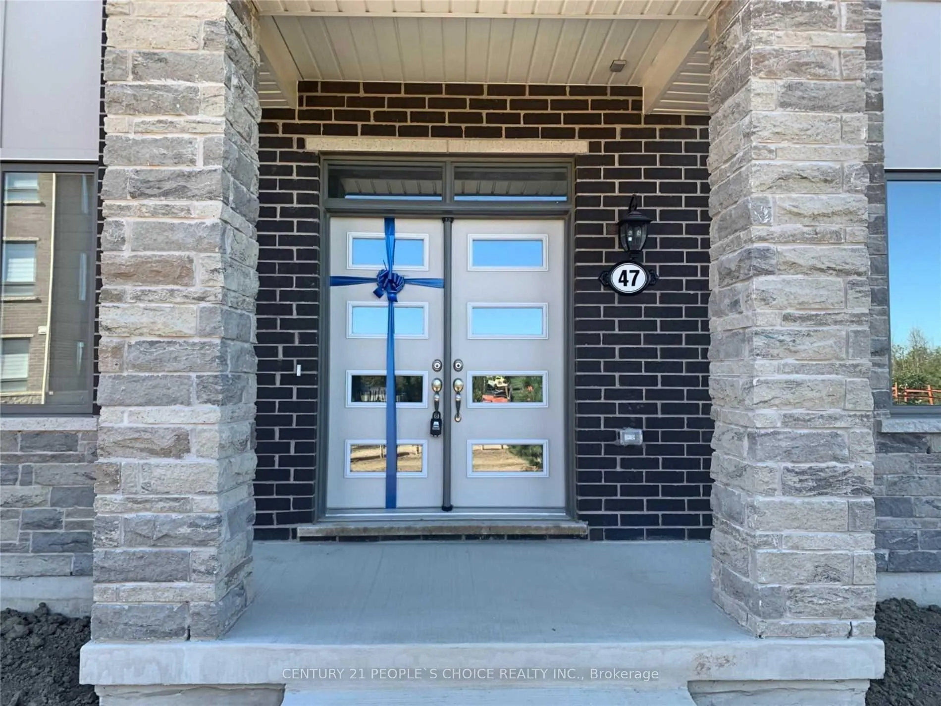Photo 2 of 47 Summer Wind Lane N, Brampton, Northwest Brampton — HOMEH