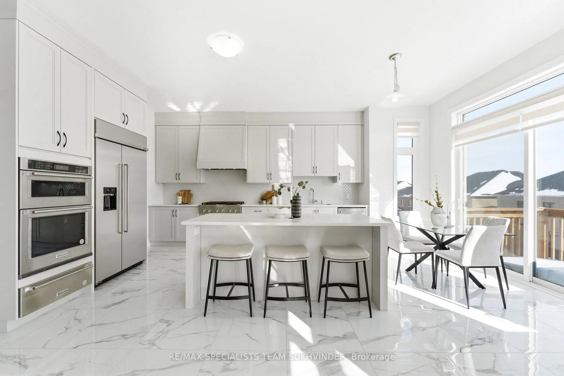 Photo 9 of 119 Raspberry Ridge Avenue, Caledon, Caledon East — HOMEH