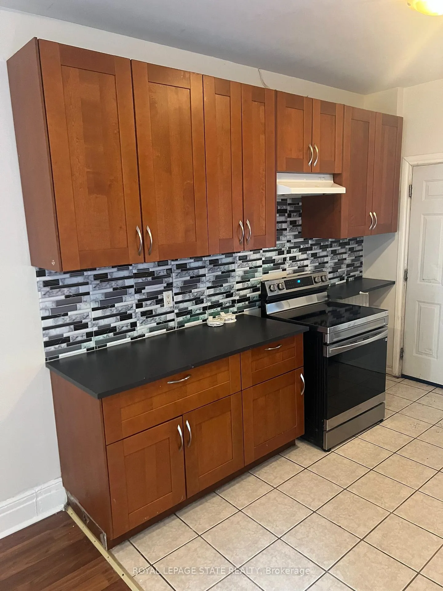 Photo 13 of Unit 2, 599 King Street E, Hamilton, Landsdale — HOMEH