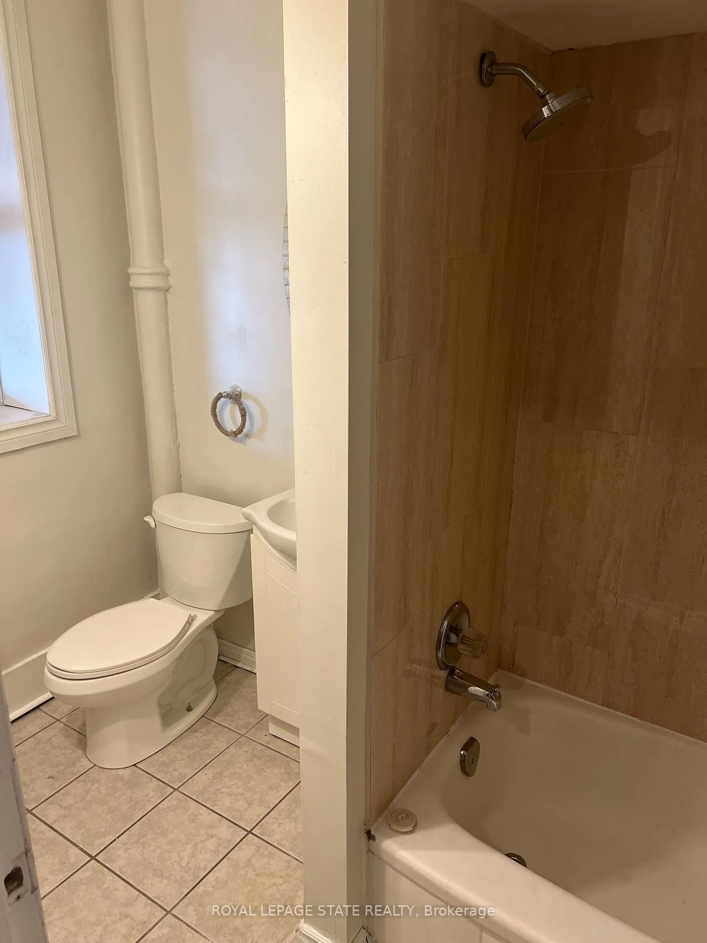 Photo 14 of Unit 2, 599 King Street E, Hamilton, Landsdale — HOMEH