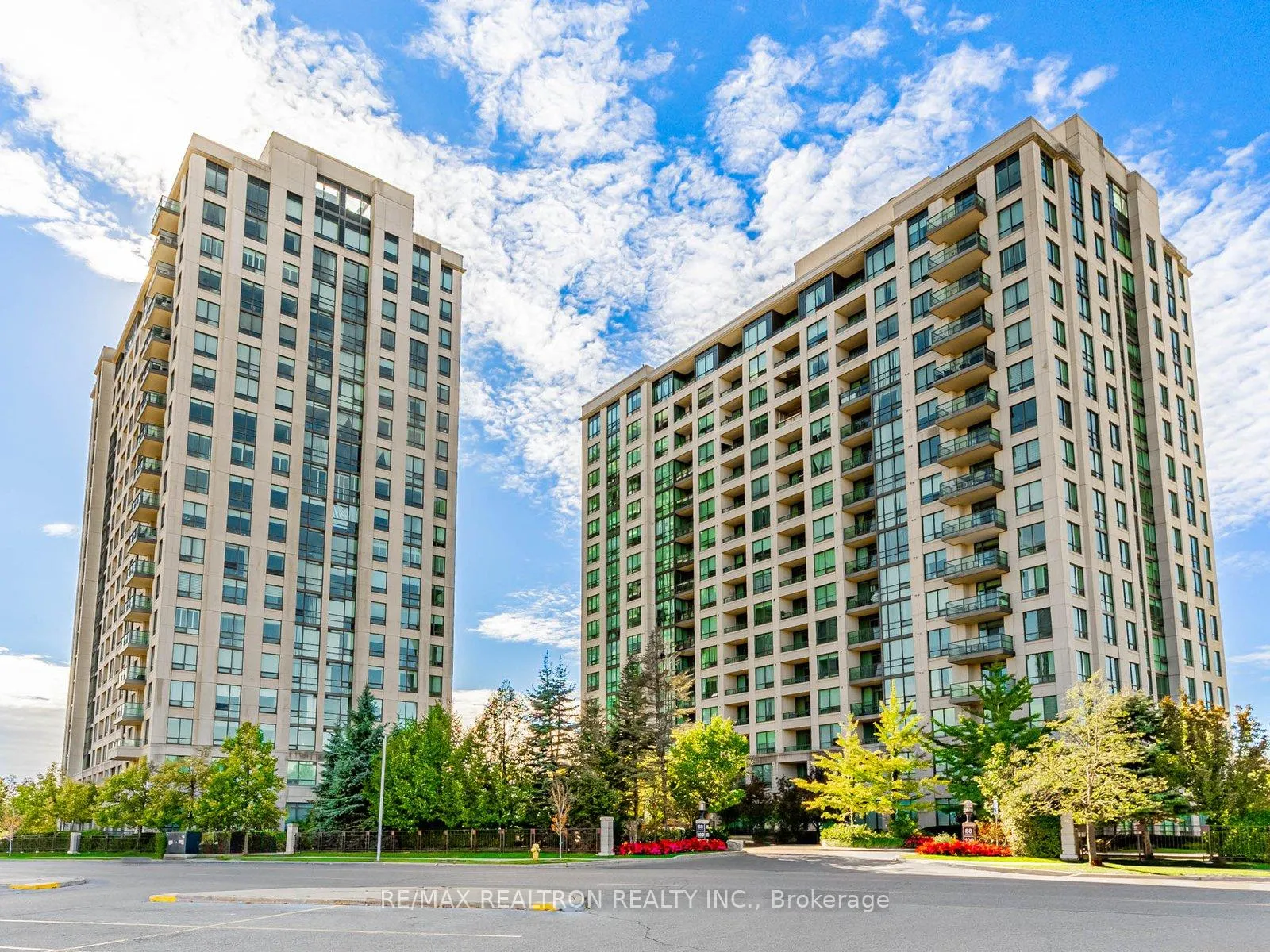 Photo 1 of Unit 608, 100 Promenade Circle, Vaughan, Brownridge — HOMEH