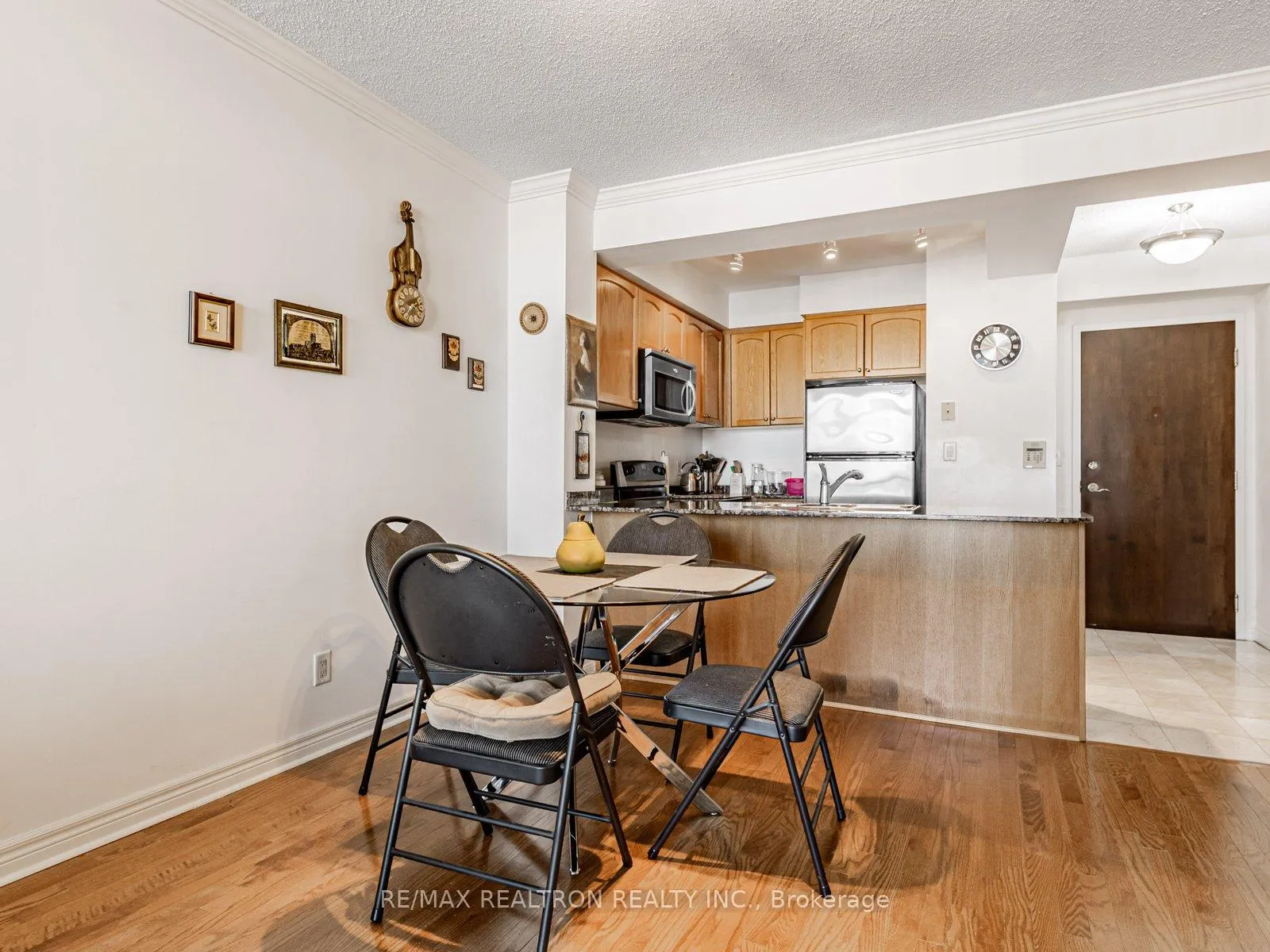 Photo 4 of Unit 608, 100 Promenade Circle, Vaughan, Brownridge — HOMEH