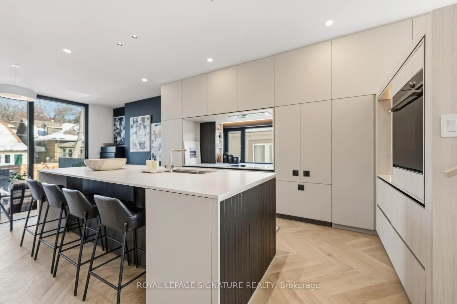 Photo 4 of 22 Duart Park Road, Toronto, The Beaches — HOMEH