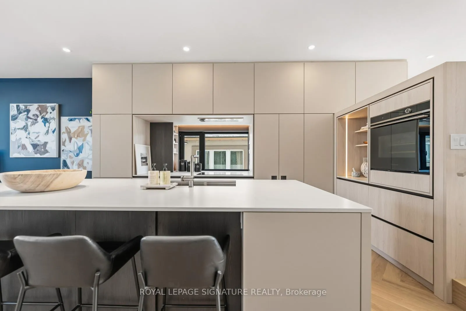 Photo 5 of 22 Duart Park Road, Toronto, The Beaches — HOMEH