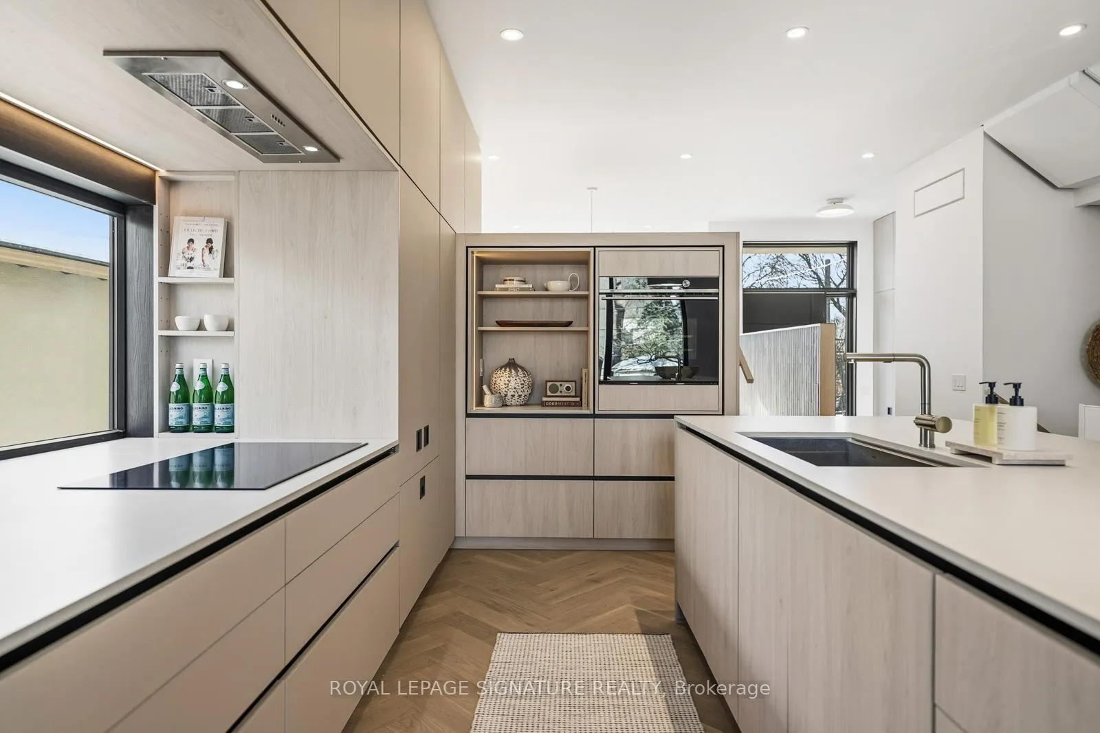 Photo 10 of 22 Duart Park Road, Toronto, The Beaches — HOMEH