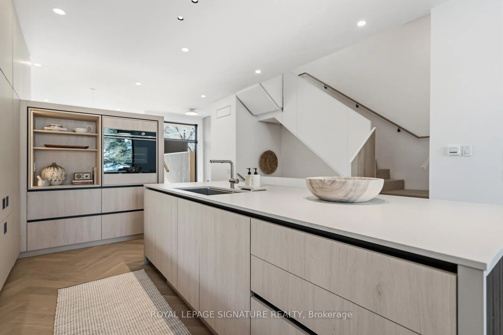 Photo 11 of 22 Duart Park Road, Toronto, The Beaches — HOMEH