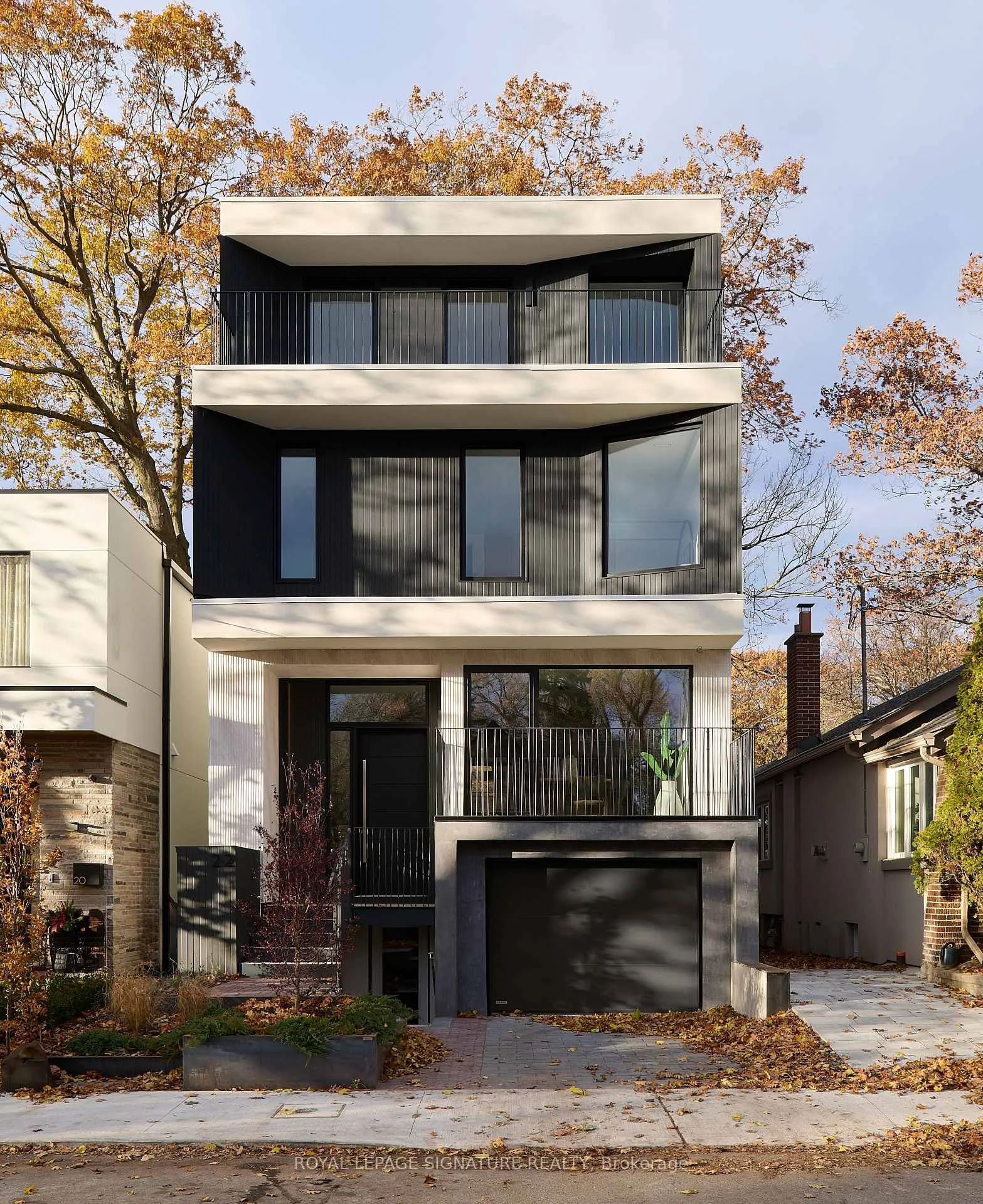 Photo 41 of 22 Duart Park Road, Toronto, The Beaches — HOMEH