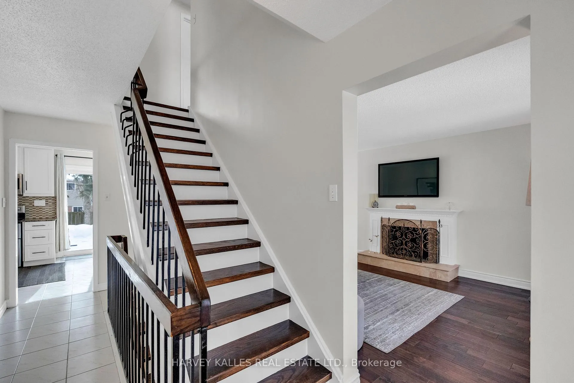 Photo 4 of 33 Ravengloss Drive, Markham, German Mills — HOMEH