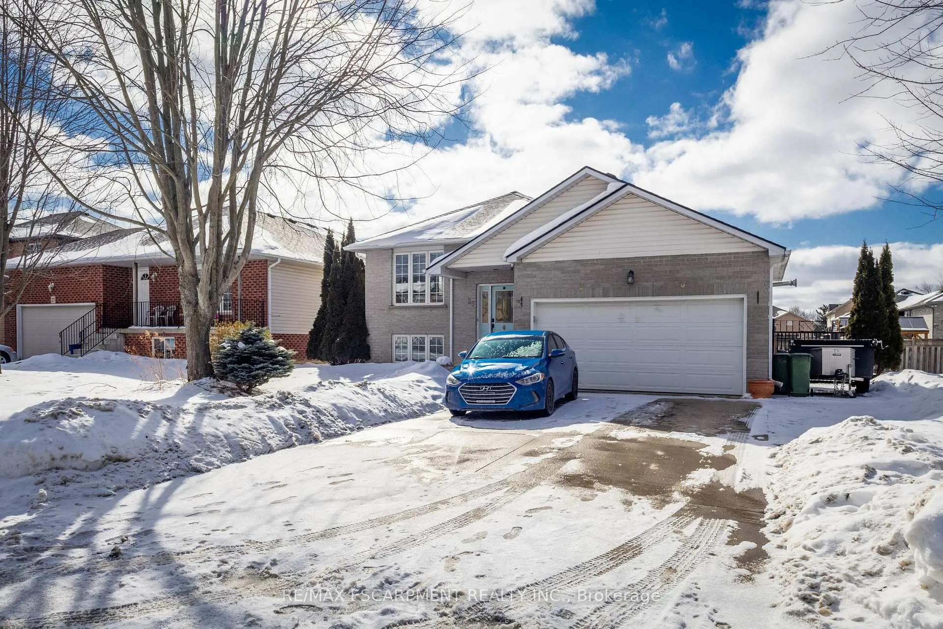 Photo 1 of 29 Longview Court, Hamilton, Mount Hope — HOMEH