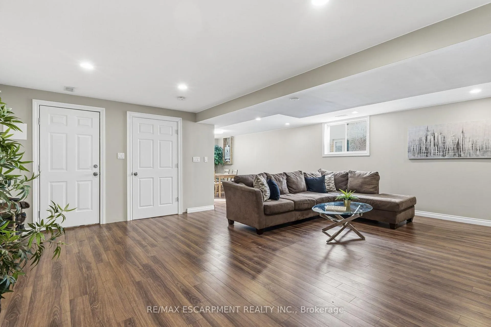 Photo 24 of 29 Longview Court, Hamilton, Mount Hope — HOMEH
