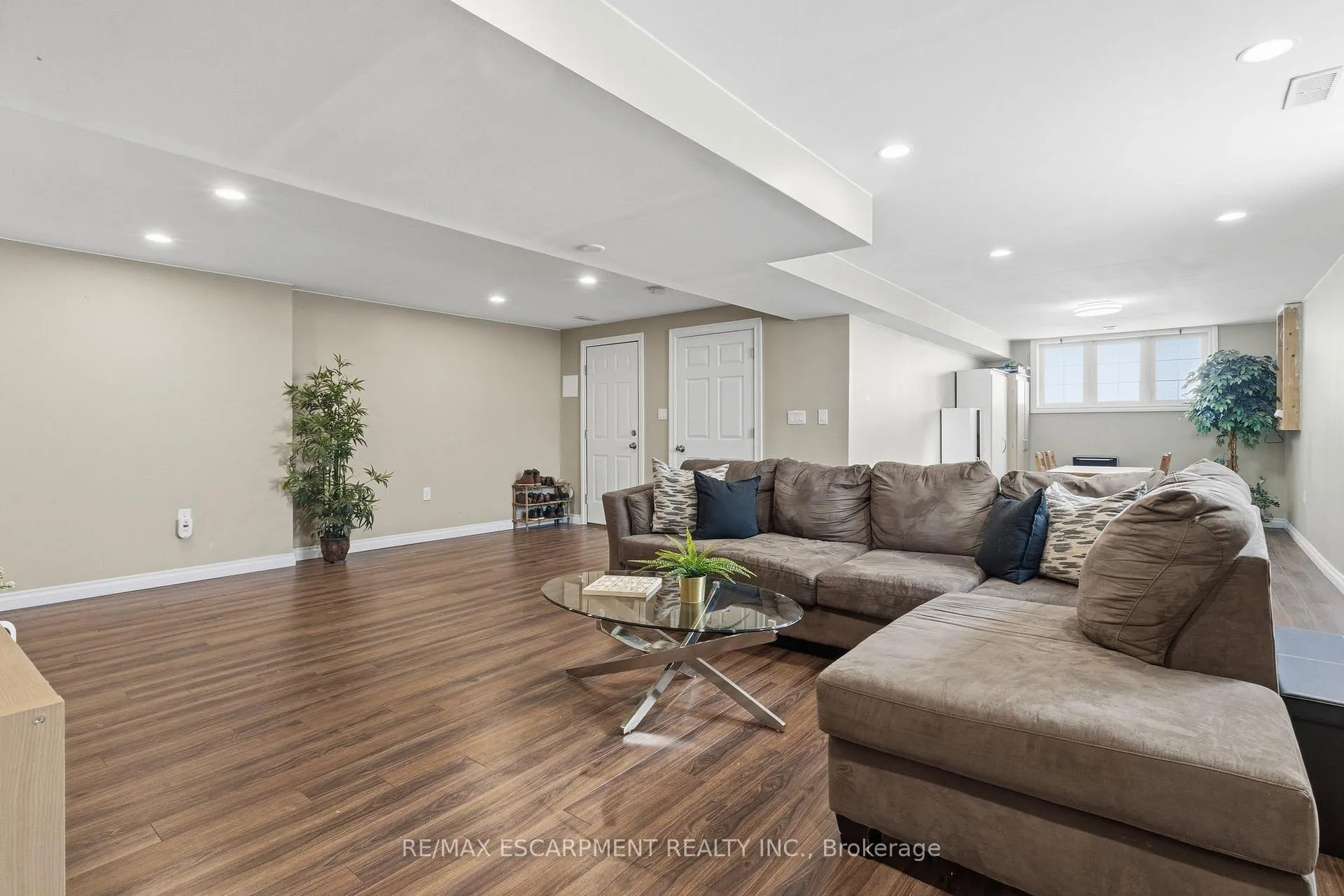 Photo 25 of 29 Longview Court, Hamilton, Mount Hope — HOMEH