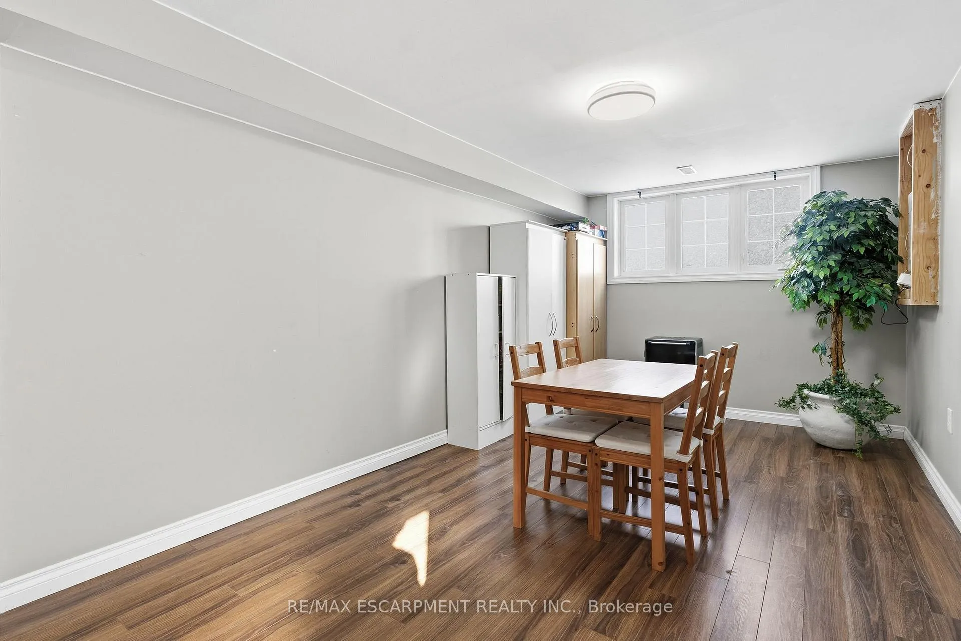 Photo 27 of 29 Longview Court, Hamilton, Mount Hope — HOMEH