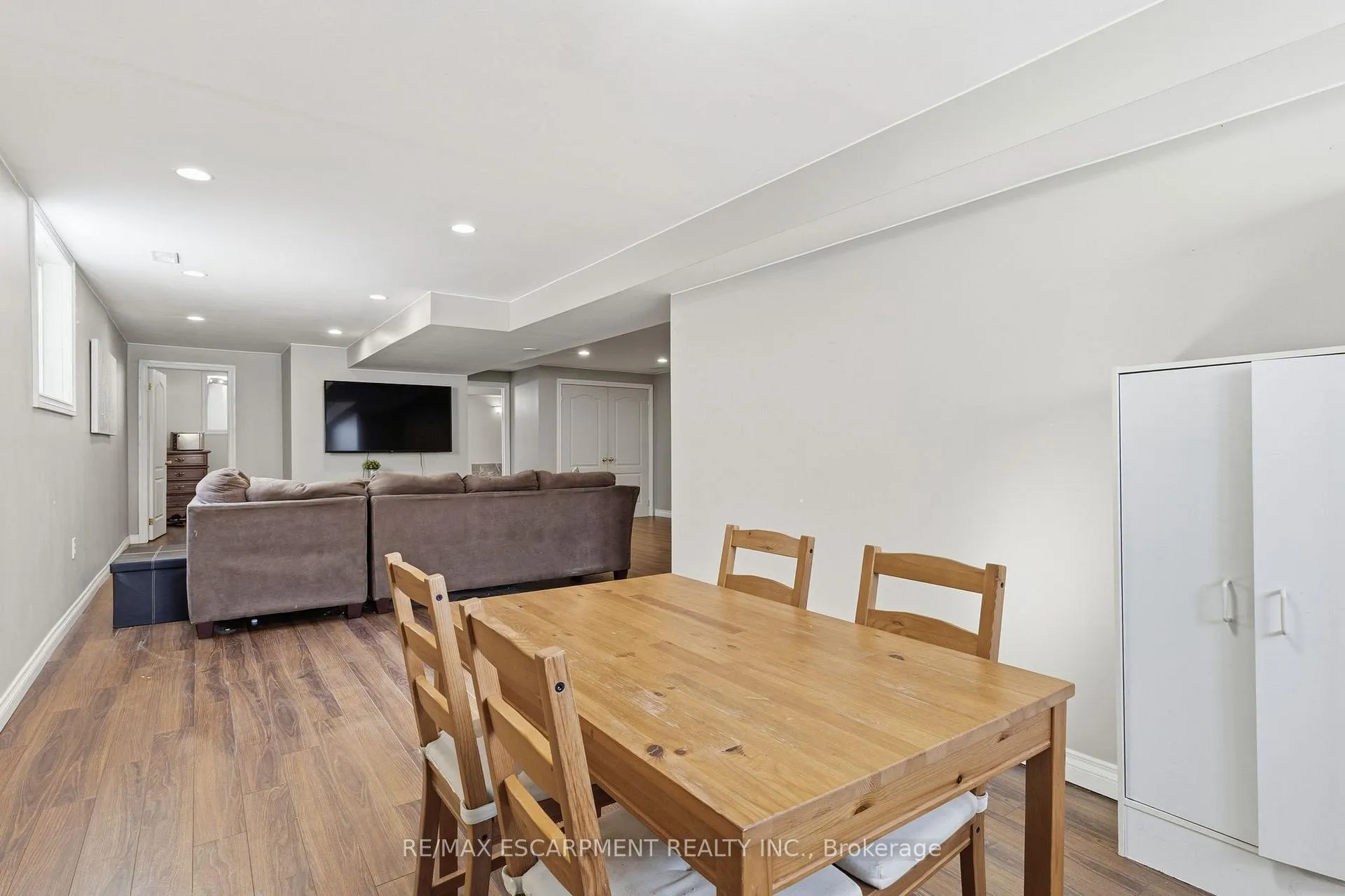 Photo 28 of 29 Longview Court, Hamilton, Mount Hope — HOMEH