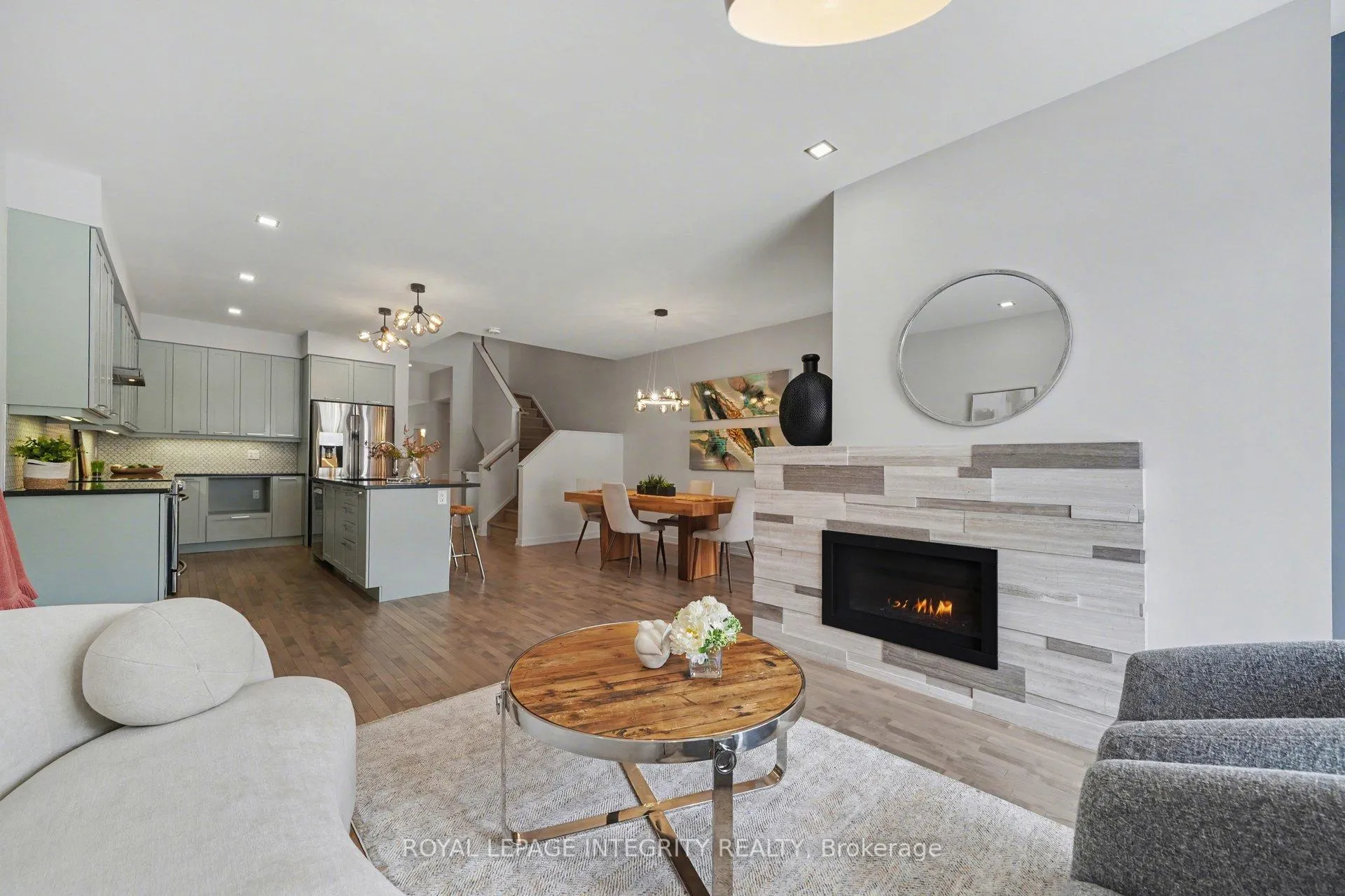 Photo 5 of 725 Guardian Grove, Ottawa, Riverside South/Gloucester Glen — HOMEH