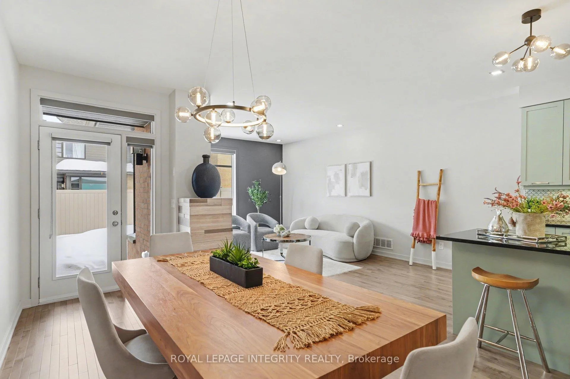 Photo 9 of 725 Guardian Grove, Ottawa, Riverside South/Gloucester Glen — HOMEH