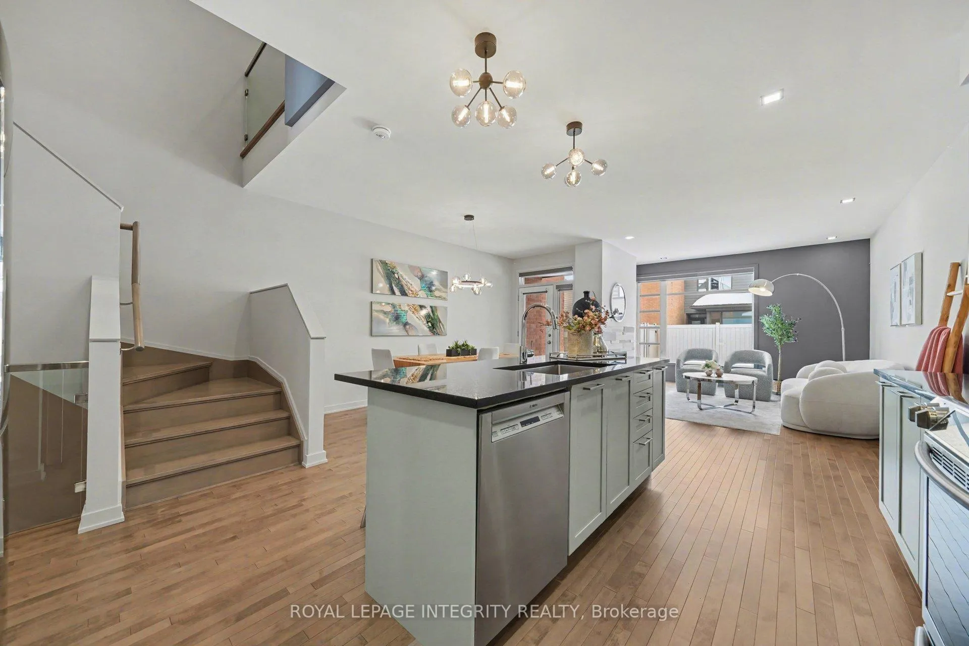 Photo 11 of 725 Guardian Grove, Ottawa, Riverside South/Gloucester Glen — HOMEH