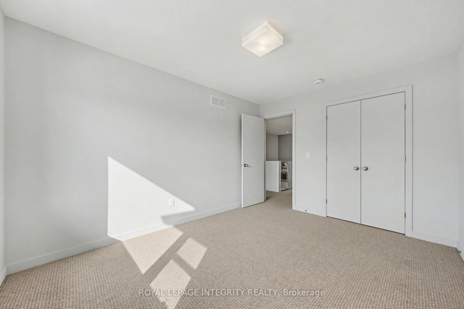 Photo 25 of 725 Guardian Grove, Ottawa, Riverside South/Gloucester Glen — HOMEH