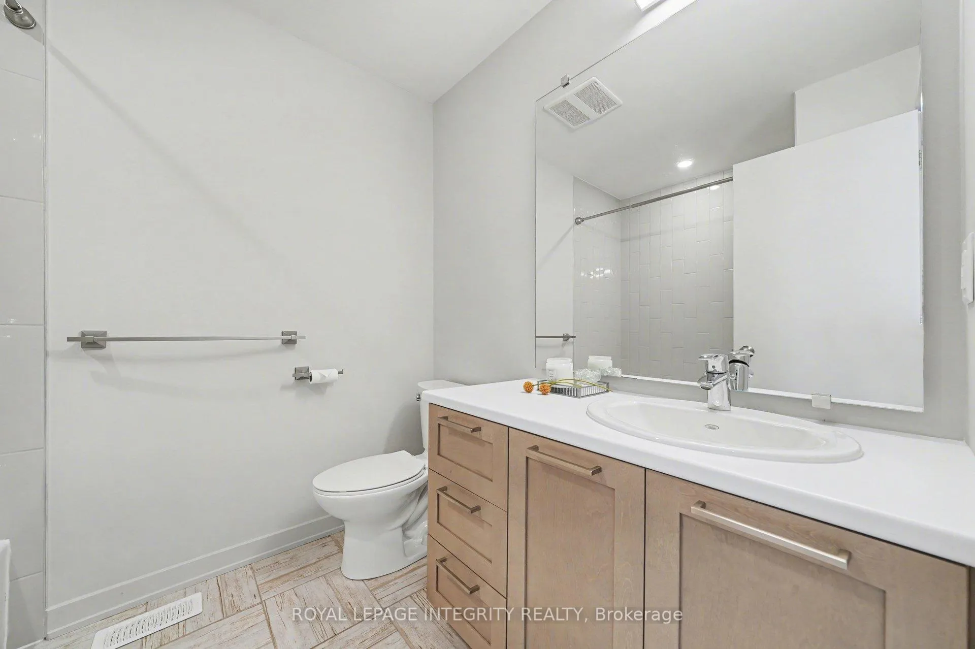 Photo 26 of 725 Guardian Grove, Ottawa, Riverside South/Gloucester Glen — HOMEH