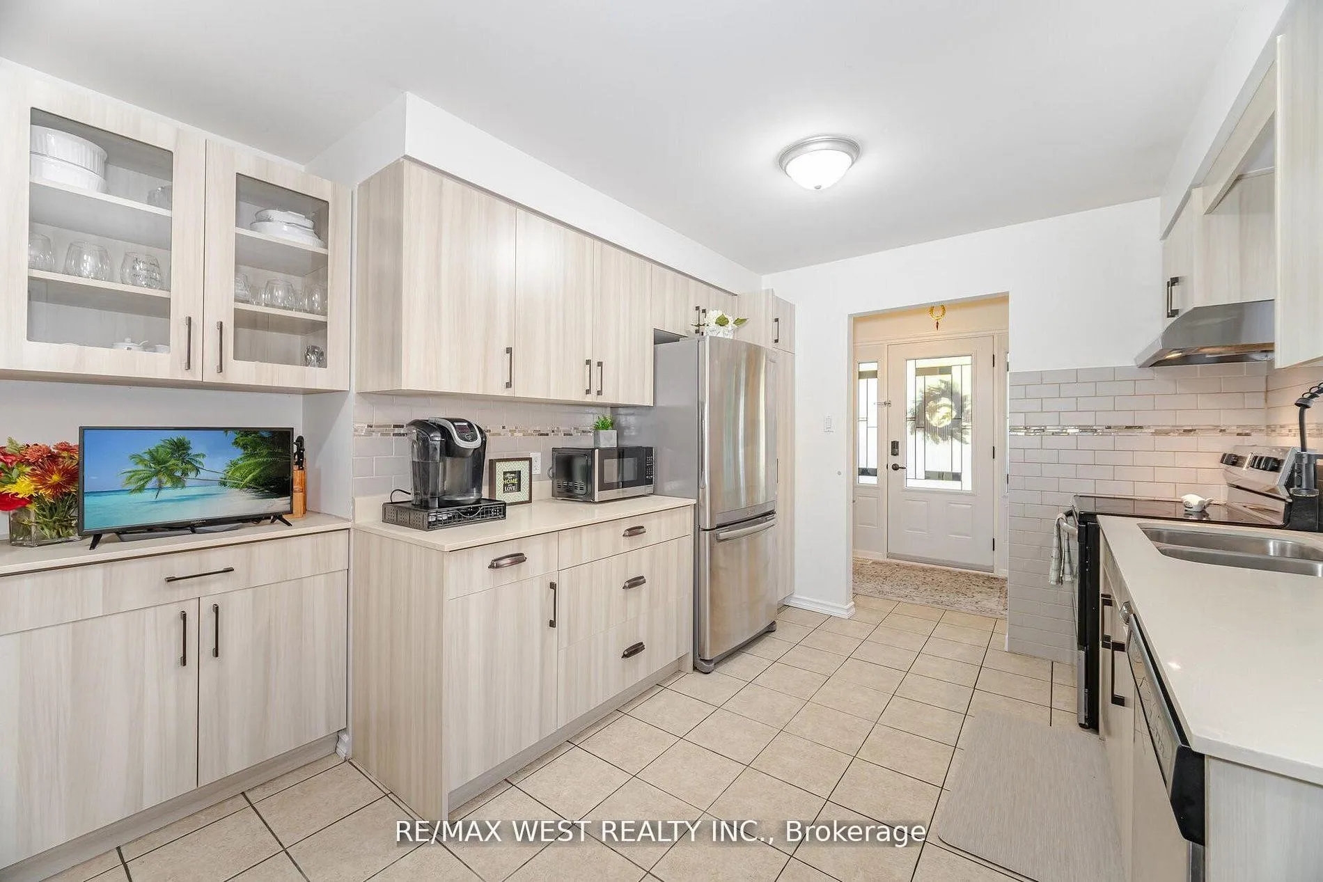 Photo 6 of 17 Malcolm Crescent, Brampton, Central Park — HOMEH