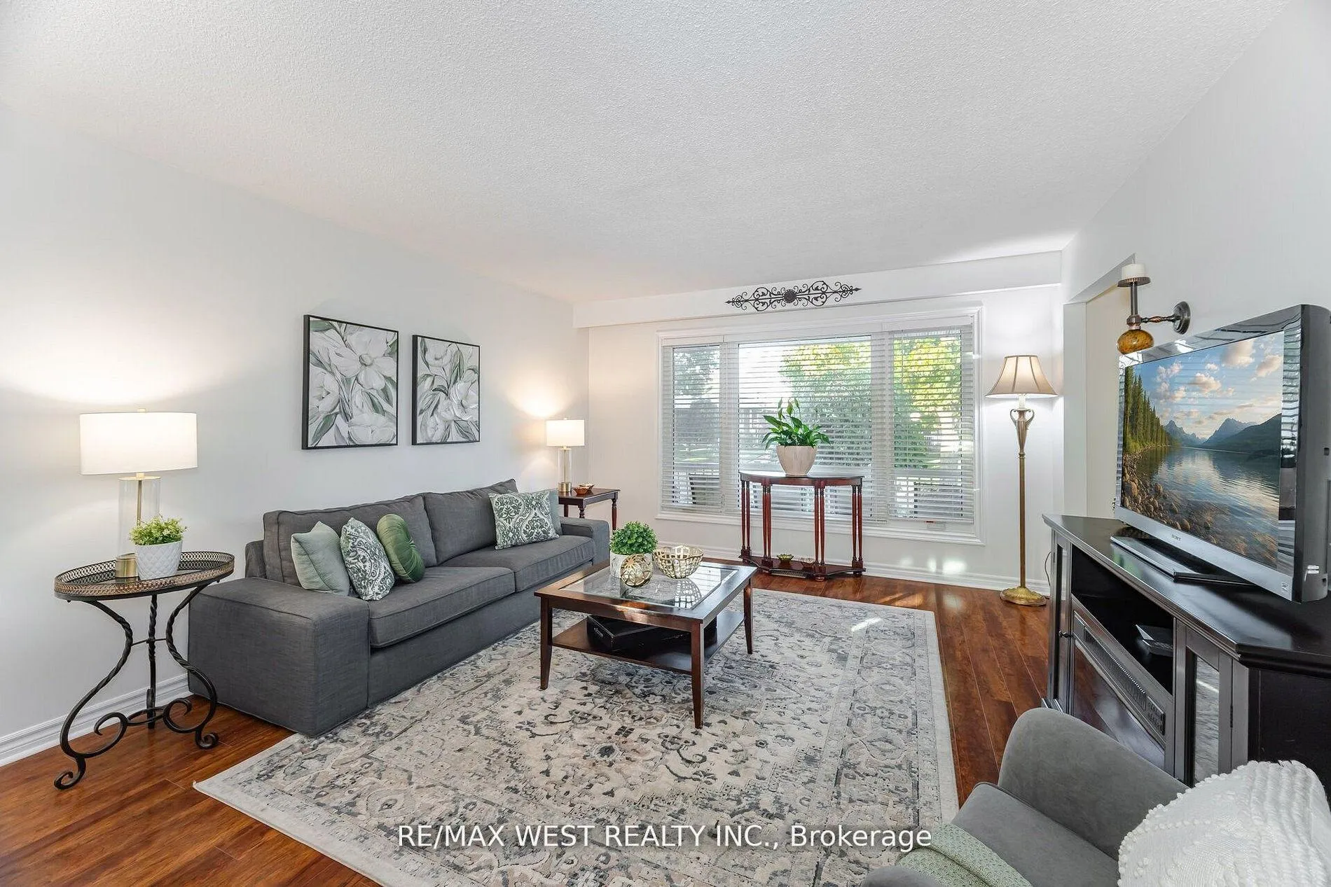 Photo 7 of 17 Malcolm Crescent, Brampton, Central Park — HOMEH