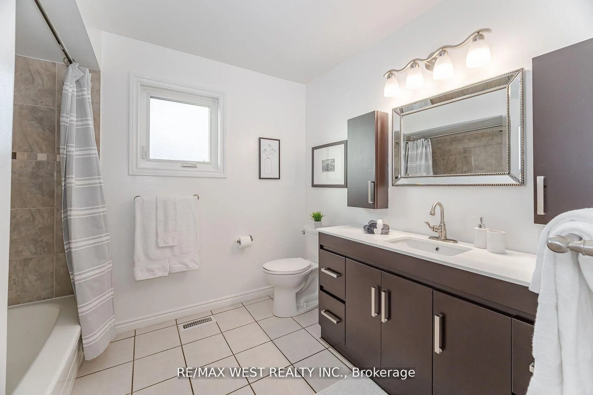 Photo 17 of 17 Malcolm Crescent, Brampton, Central Park — HOMEH
