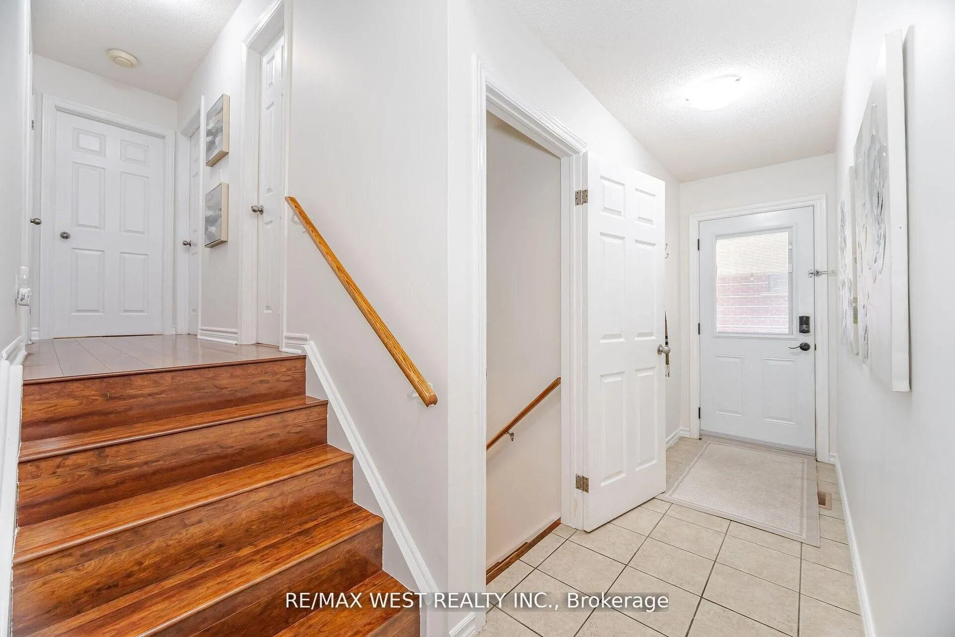 Photo 19 of 17 Malcolm Crescent, Brampton, Central Park — HOMEH