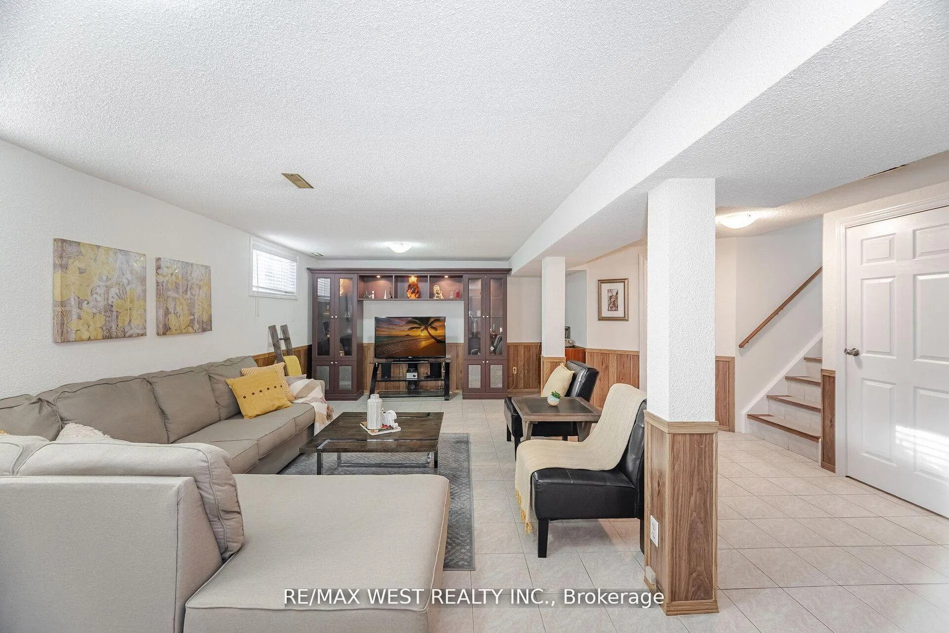 Photo 20 of 17 Malcolm Crescent, Brampton, Central Park — HOMEH