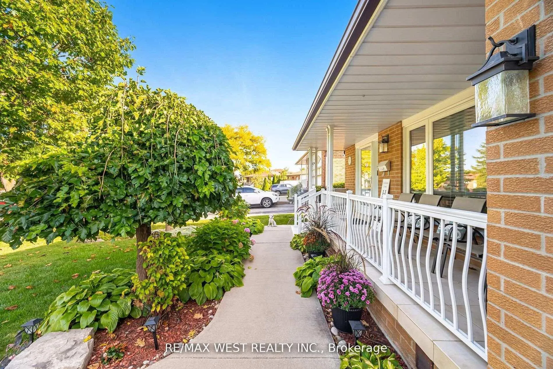 Photo 33 of 17 Malcolm Crescent, Brampton, Central Park — HOMEH