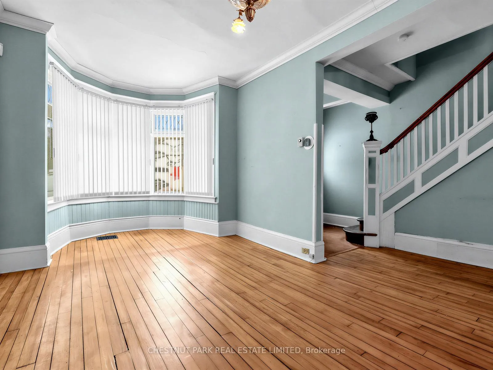 Photo 12 of 38 Walmsley Boulevard, Toronto, Yonge-St. Clair — HOMEH