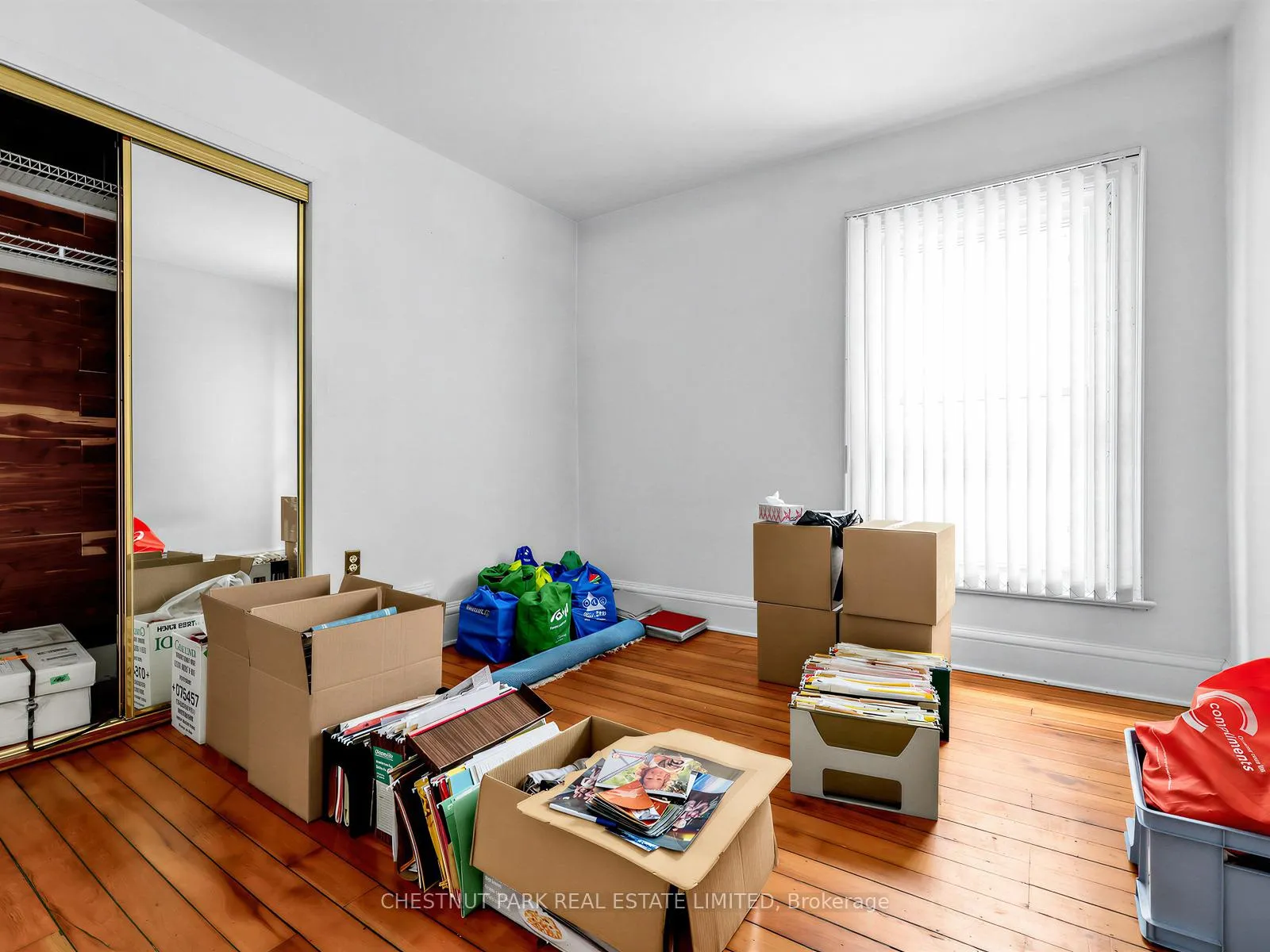 Photo 15 of 38 Walmsley Boulevard, Toronto, Yonge-St. Clair — HOMEH