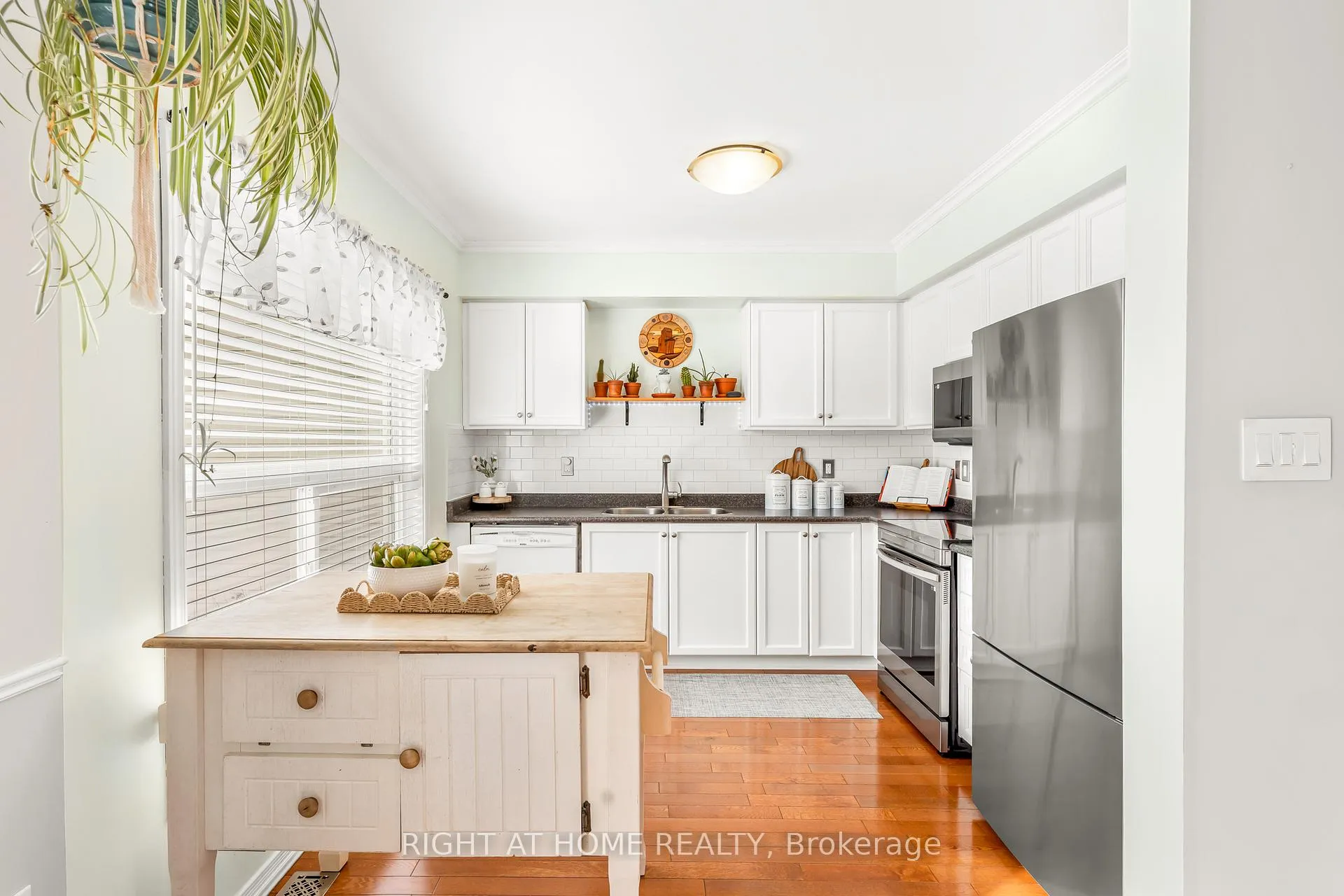Photo 8 of 146 Maplewood Drive, Essa, Angus — HOMEH