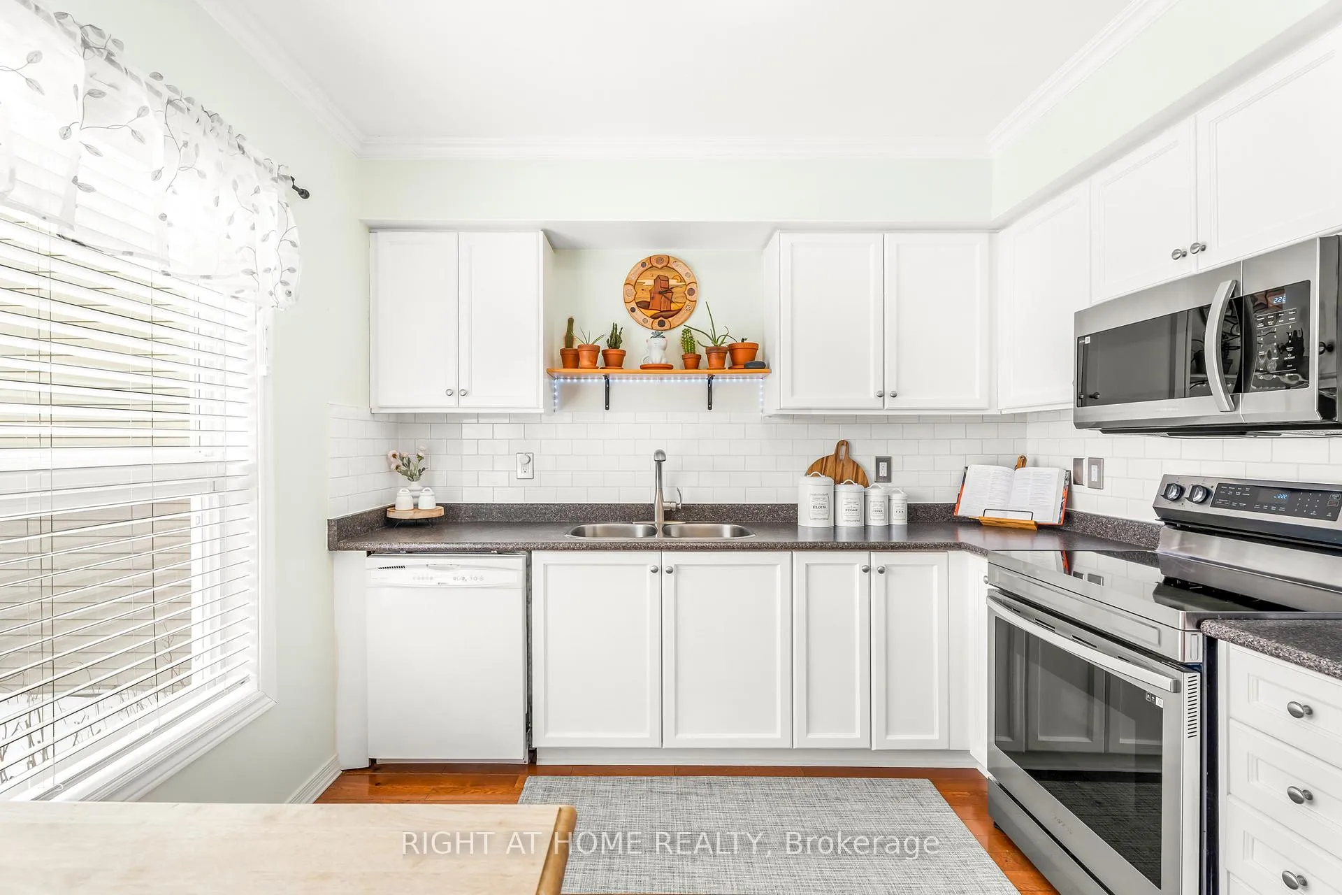 Photo 10 of 146 Maplewood Drive, Essa, Angus — HOMEH