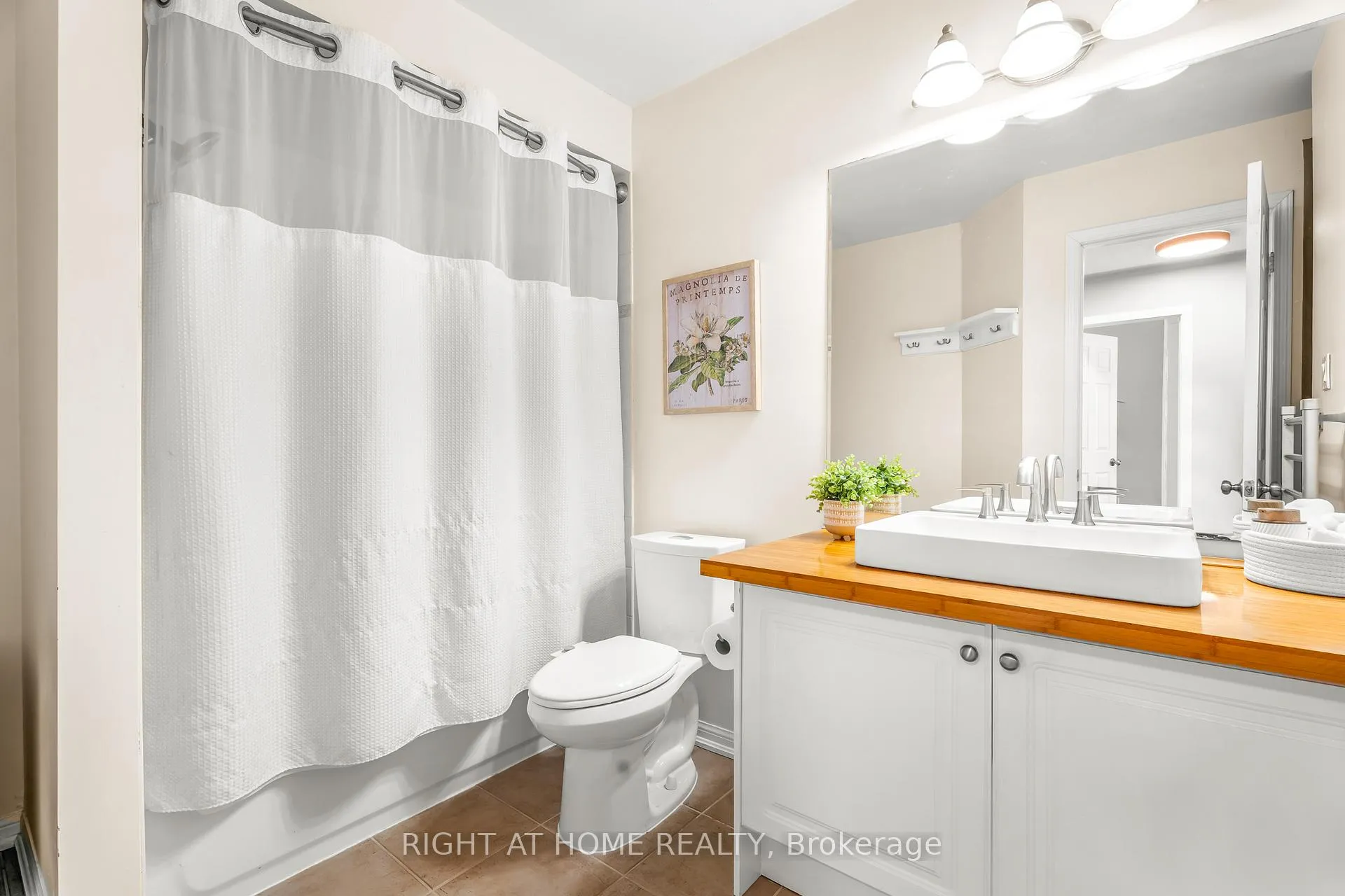 Photo 16 of 146 Maplewood Drive, Essa, Angus — HOMEH