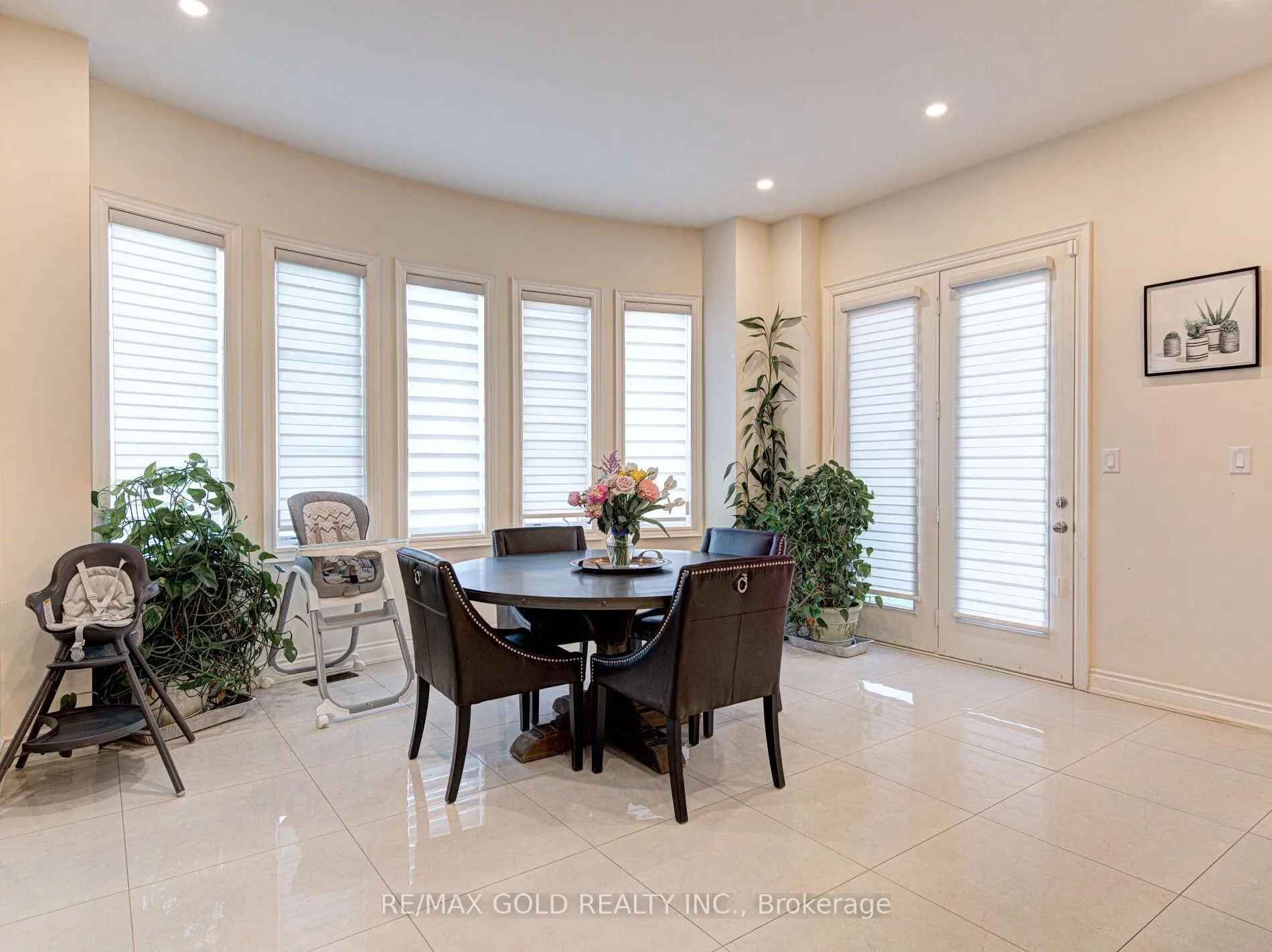 Photo 15 of 25 Leo Austin Road, Brampton, Toronto Gore Rural Estate — HOMEH