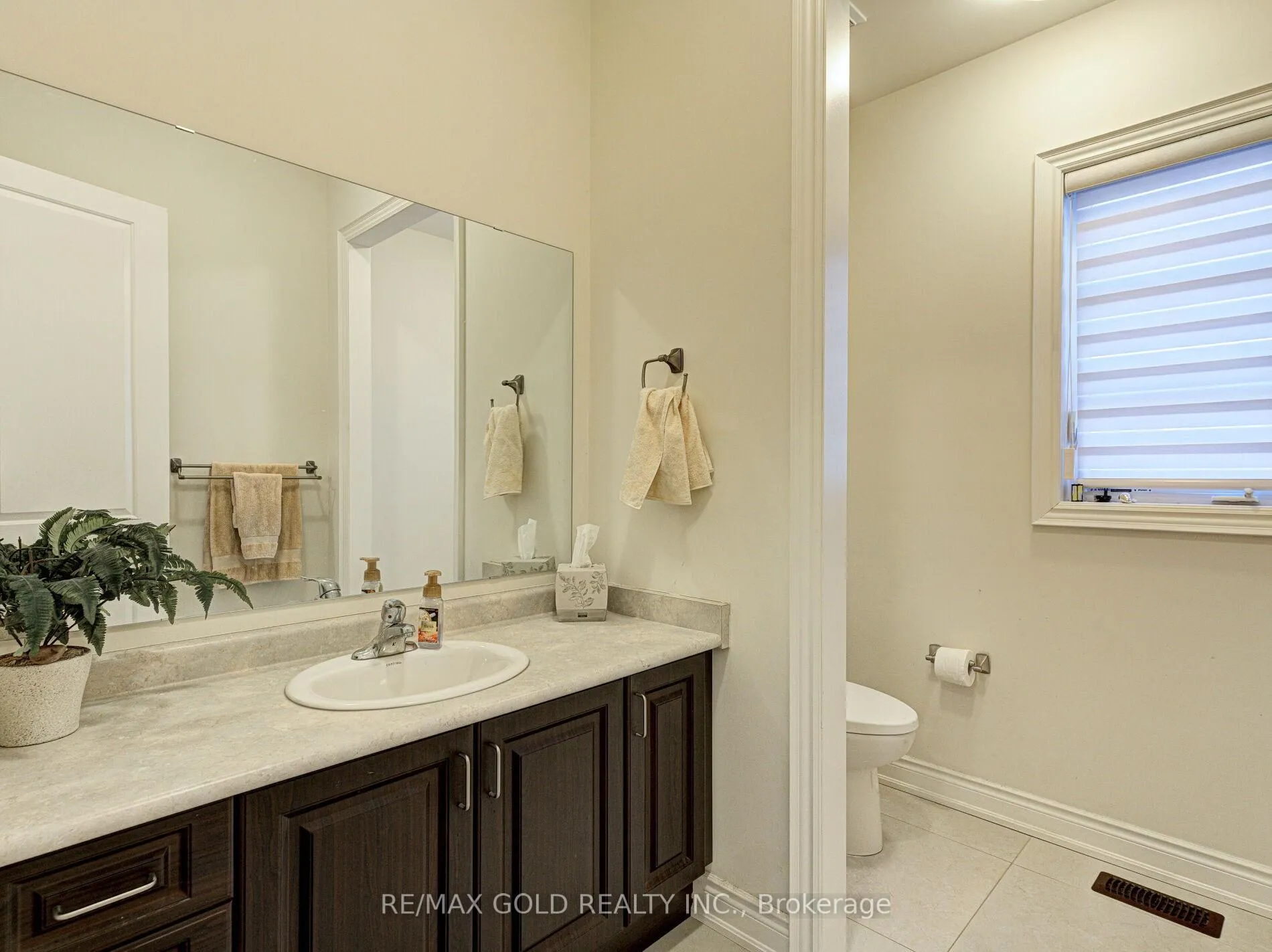 Photo 17 of 25 Leo Austin Road, Brampton, Toronto Gore Rural Estate — HOMEH