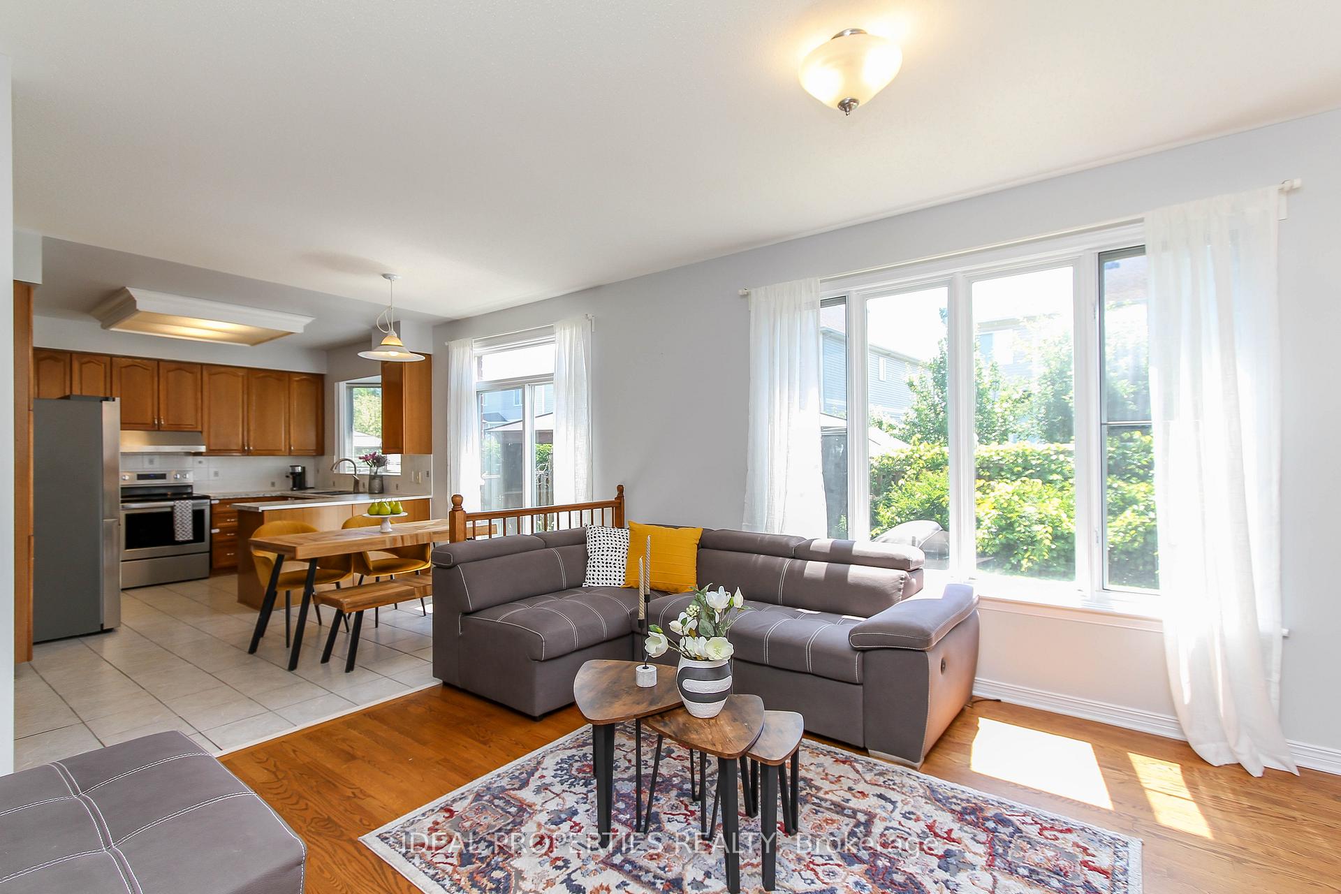 Photo 12 of 27 Fanterra Way, Ottawa, Hunt Club Park/Greenboro — HOMEH